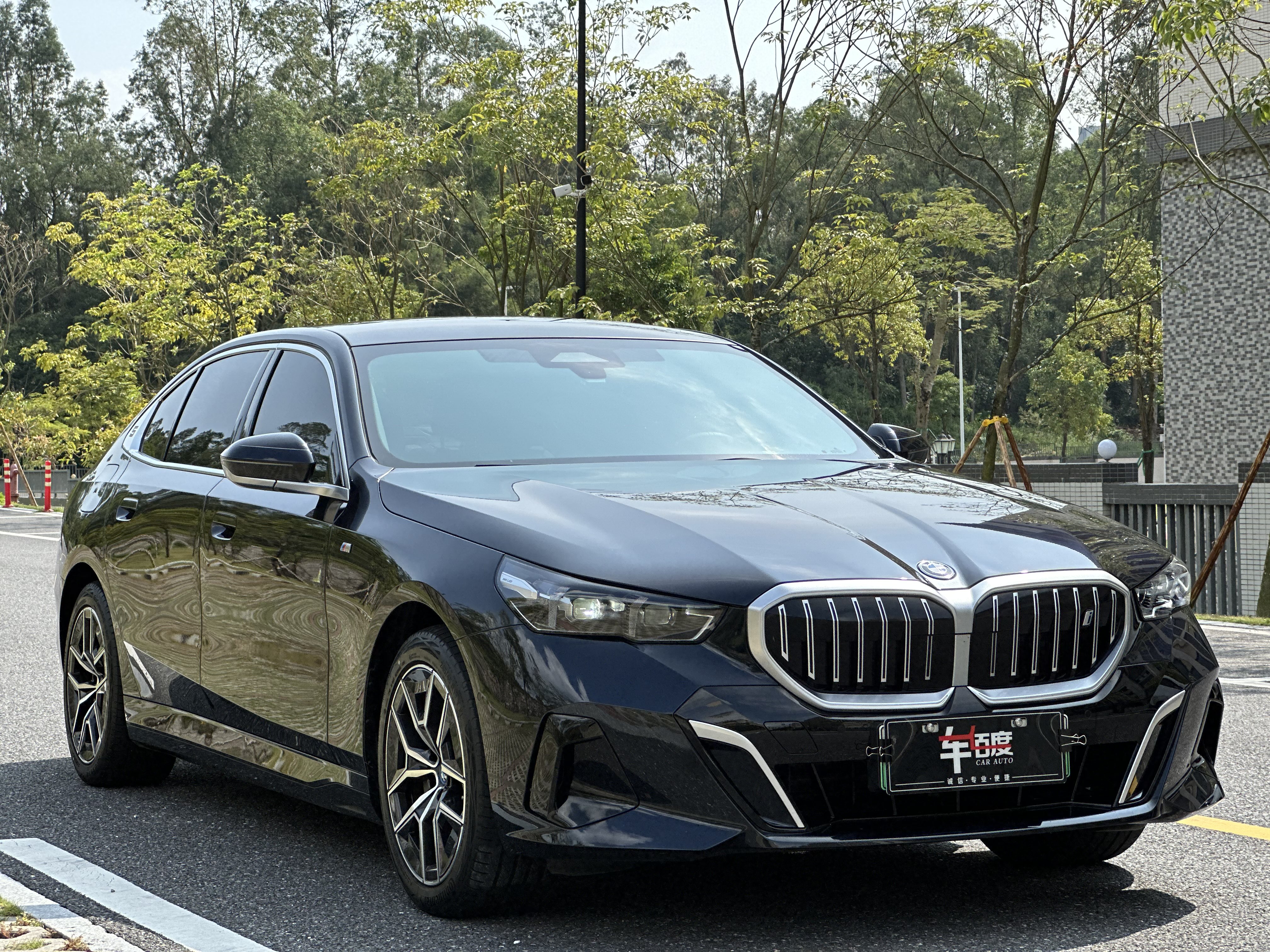 BMW i5 M60 2024 #4 BMW i5 M60 2024 car image #4