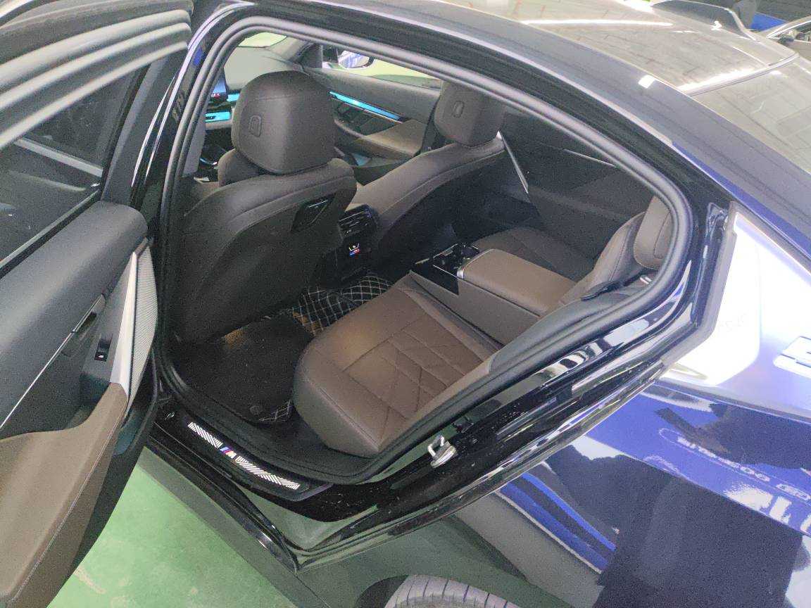 BMW i5 2024 #4 BMW i5 2024 immagine di auto #4