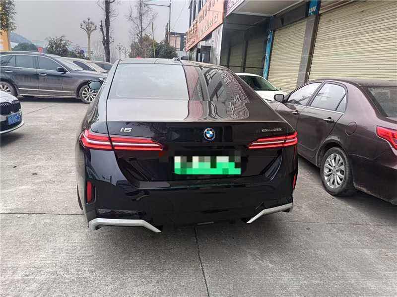 BMW i5 2024 immagine di auto #4