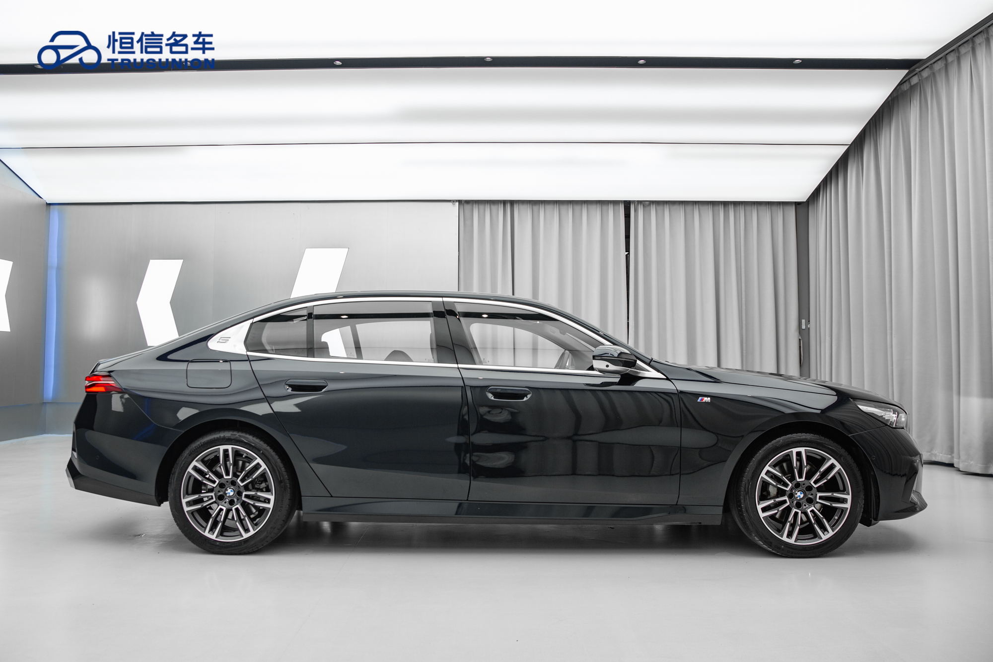 BMW 5 Series 2024 car image #4