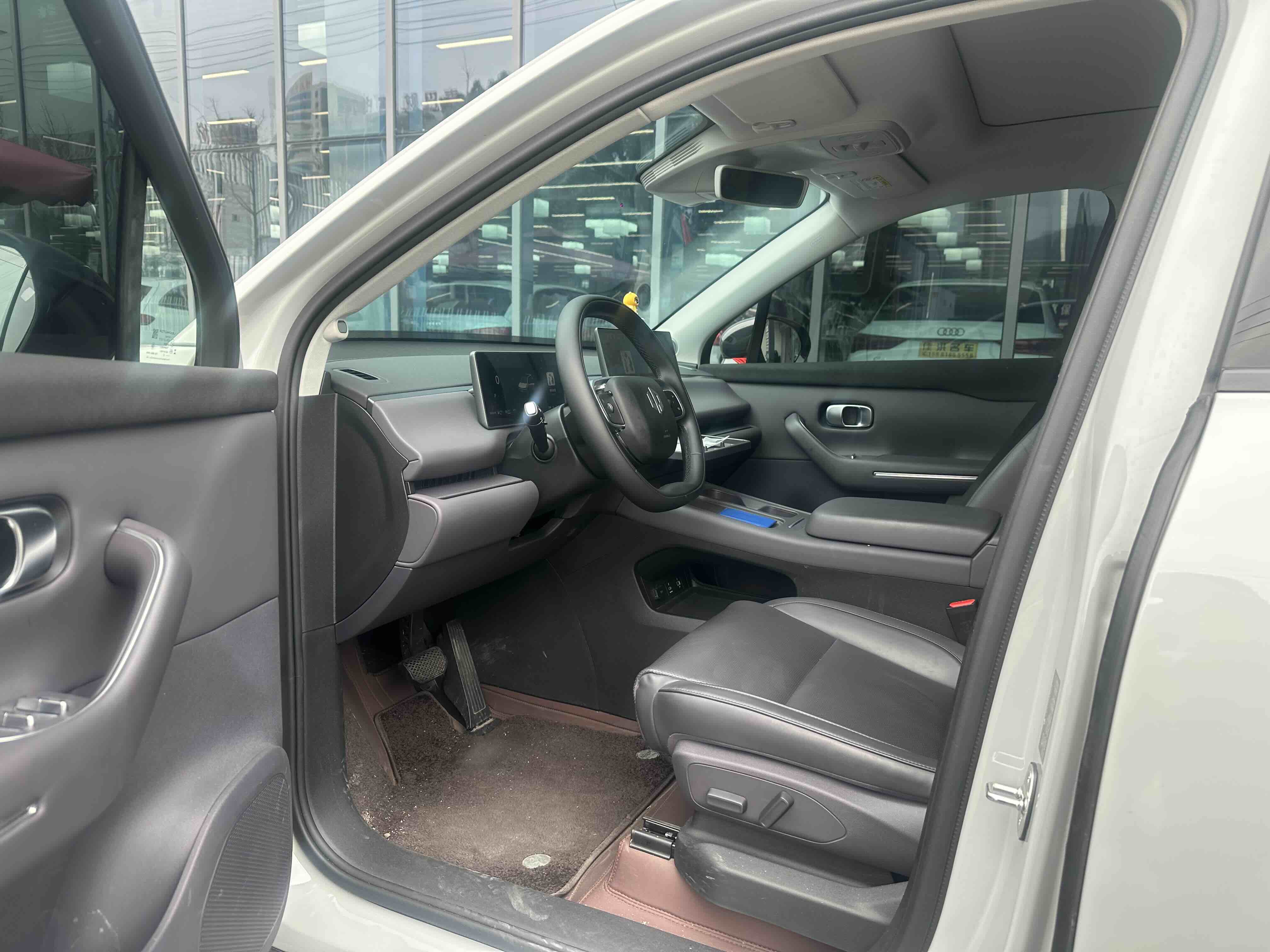 零跑汽车 零跑C10 2025 汽车图片 #4