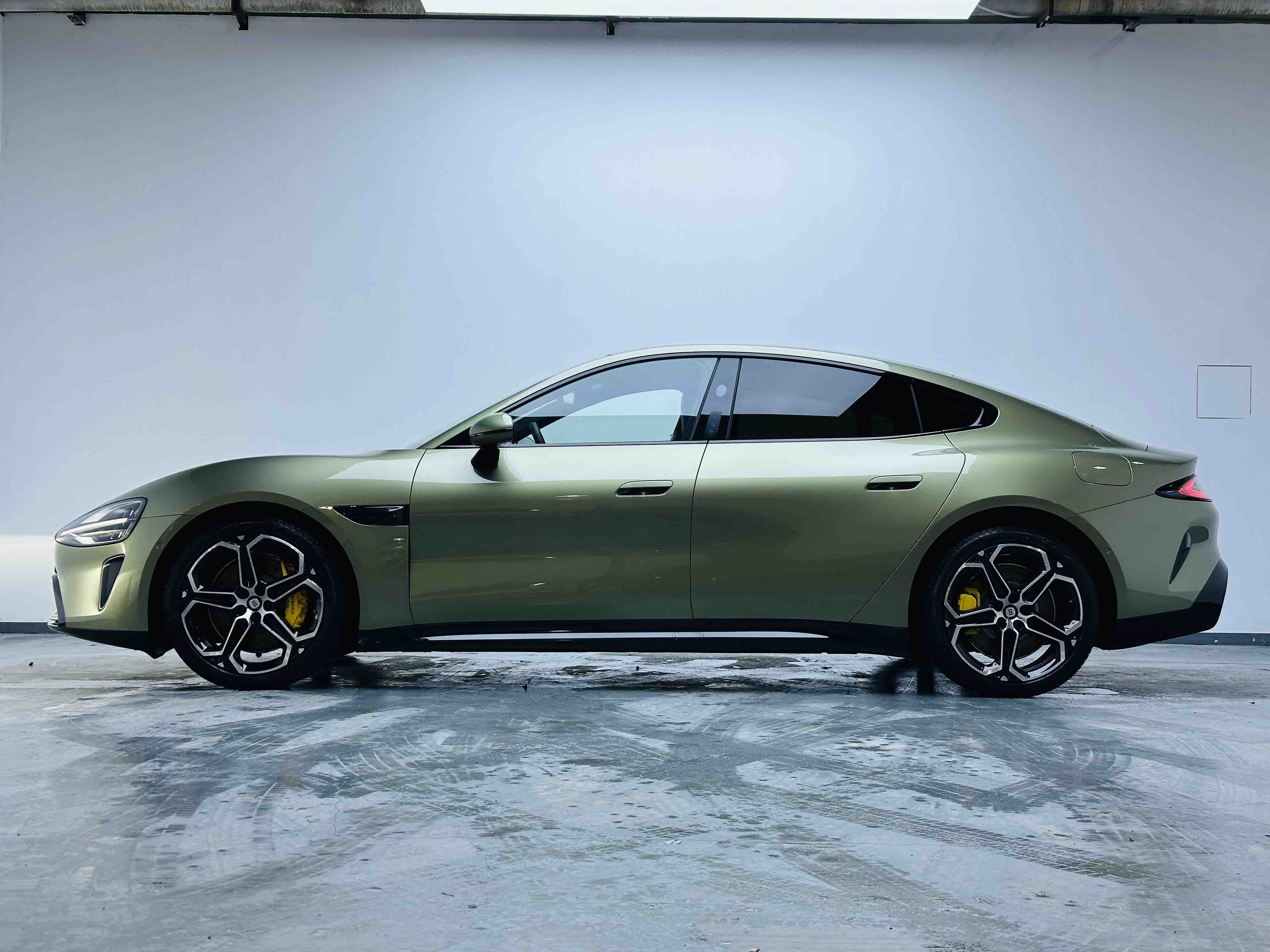 MI SU7 2024 image de voiture #4