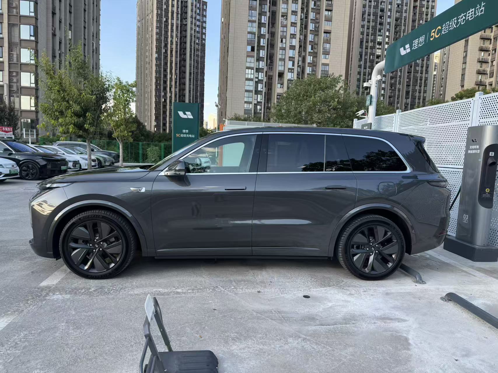 Li L9 2024 صورة سيارة #4