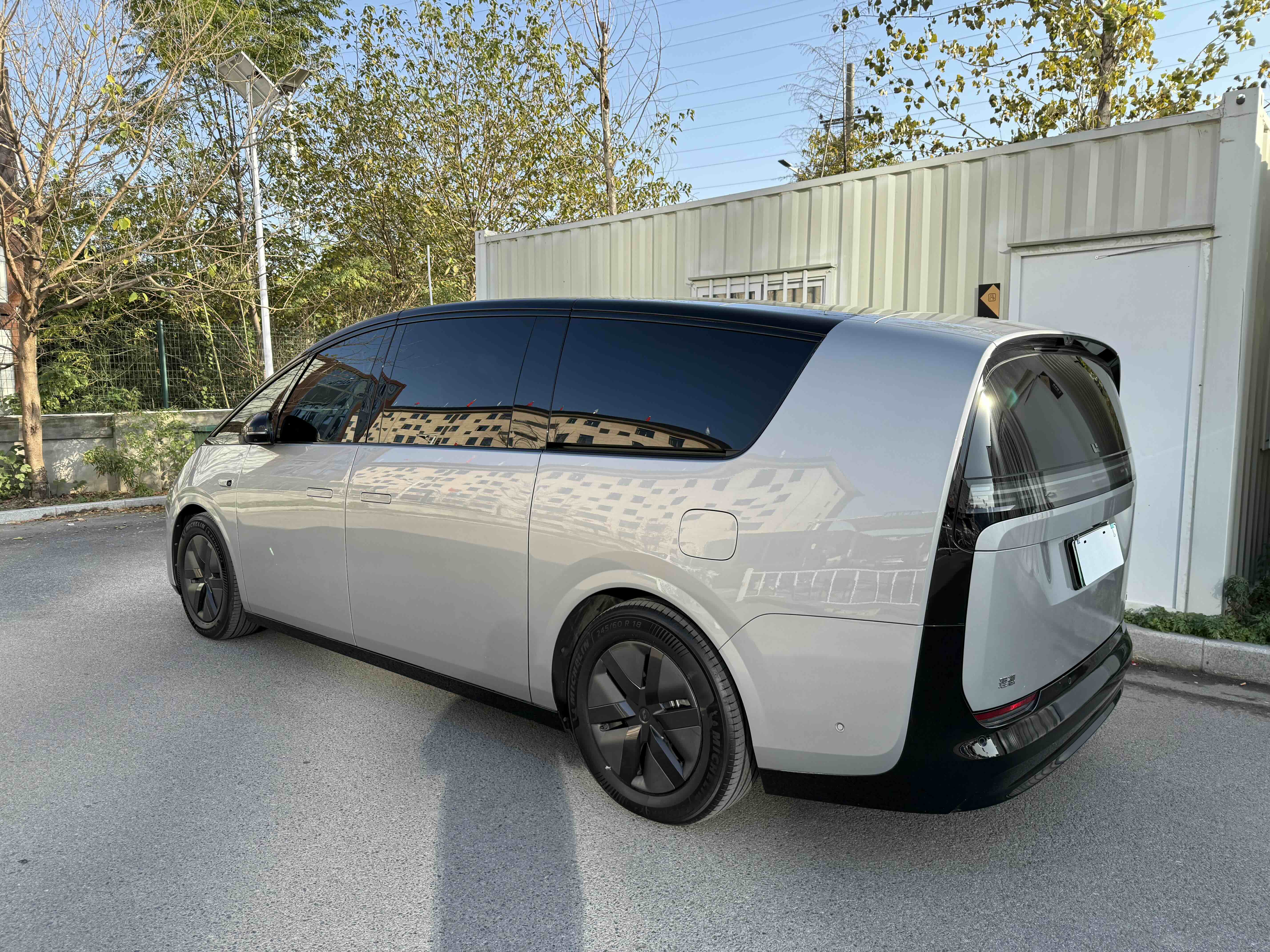 理想汽车 理想MEGA 2024 汽车图片 #4