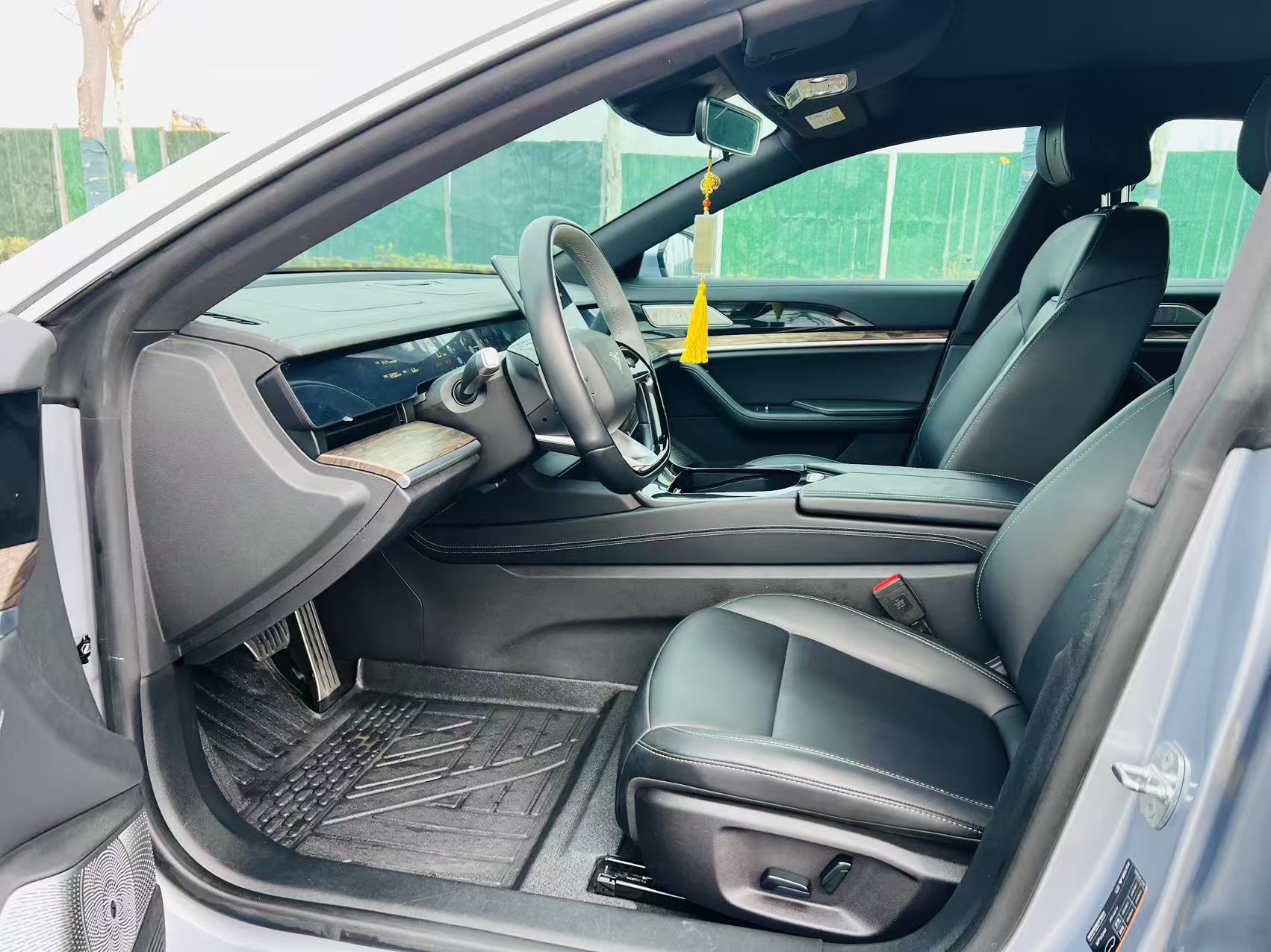 哪吒汽车 哪吒S 2024 汽车图片 #4