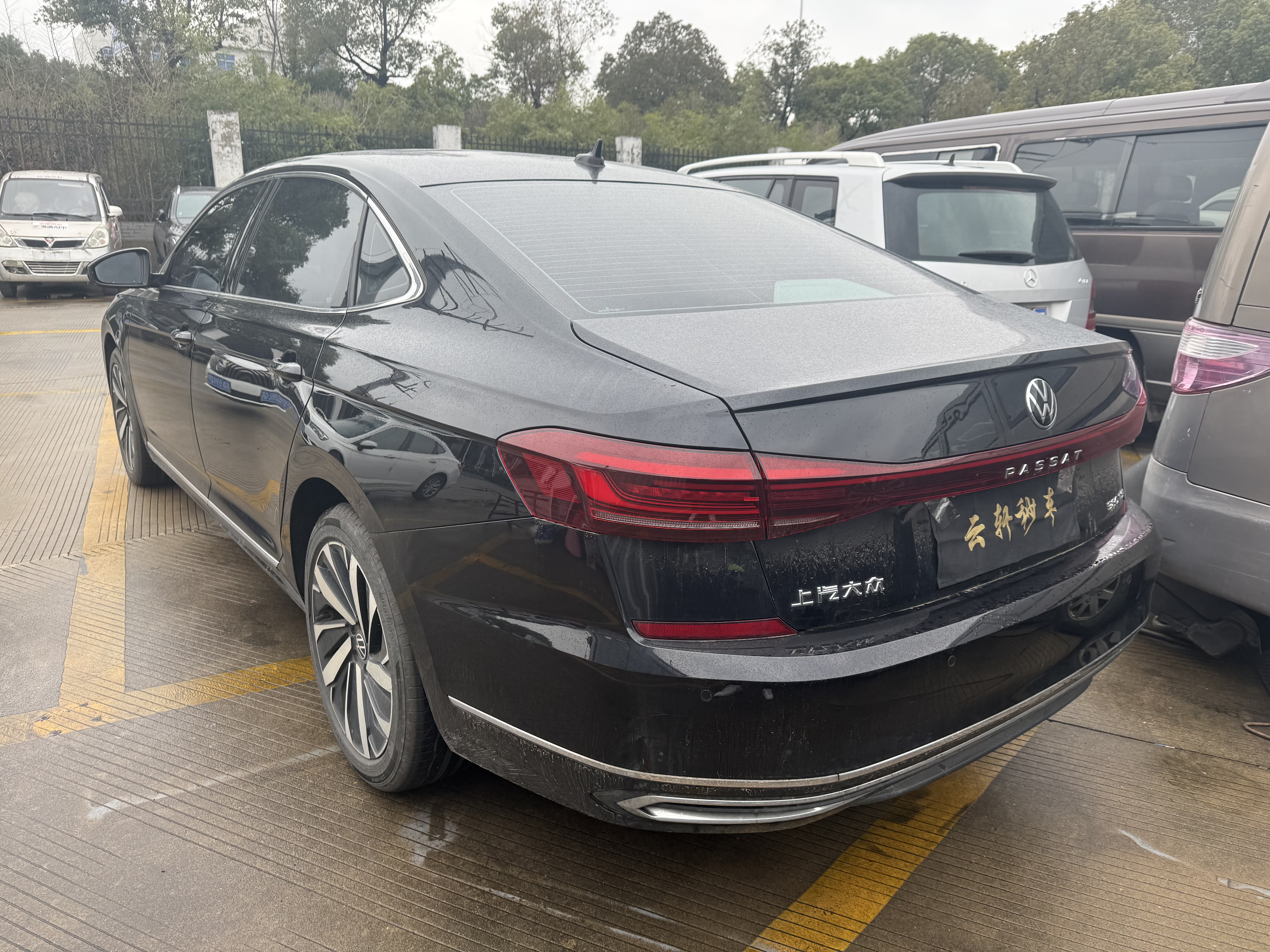 Volkswagen Passat 2024 immagine di auto #4