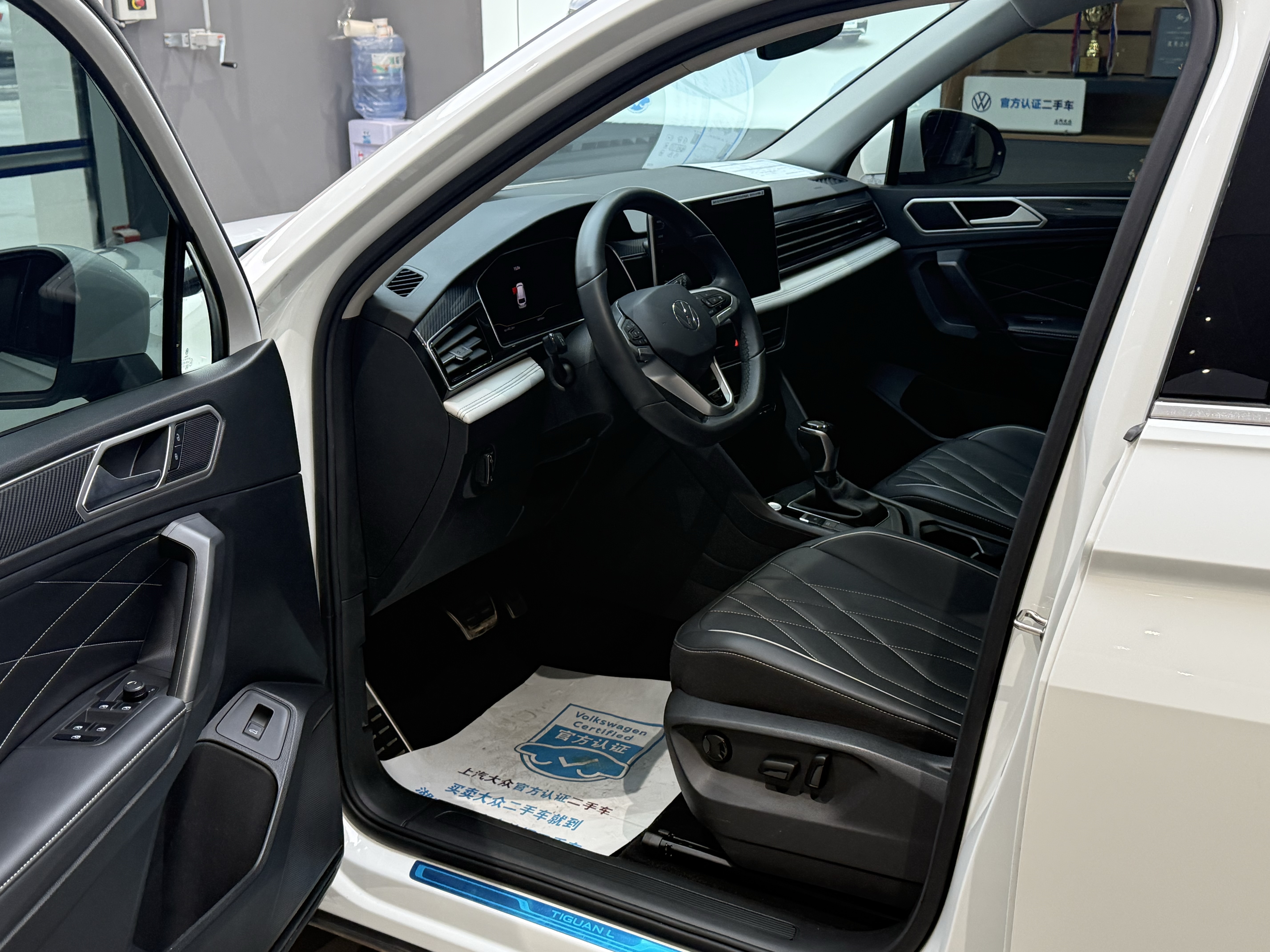 Volkswagen Tiguan L 2024 #4 Volkswagen Tiguan L 2024 immagine di auto #4