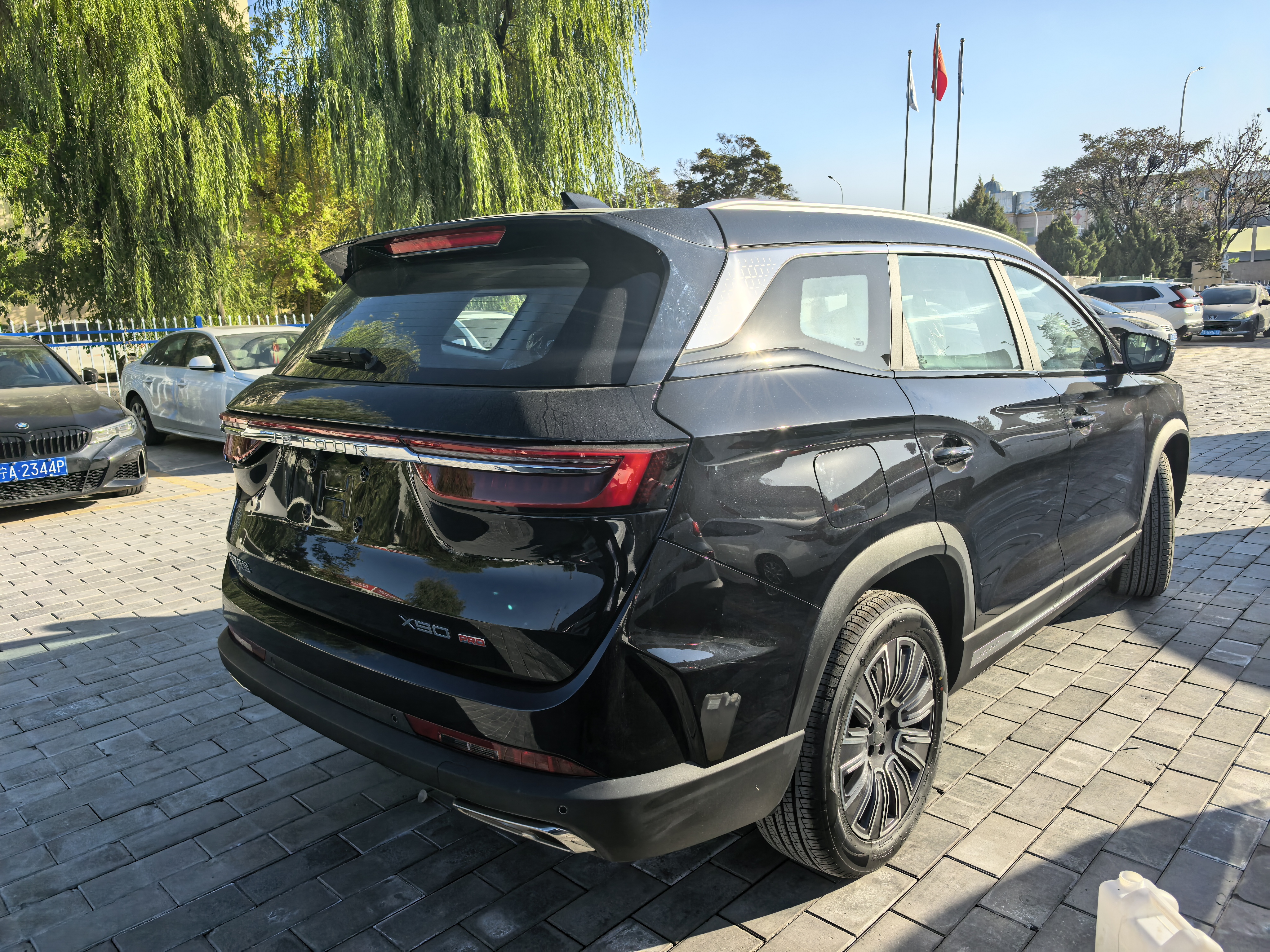 Jetour X90 PRO 2025 #4 Jetour X90 PRO 2025 car image #4