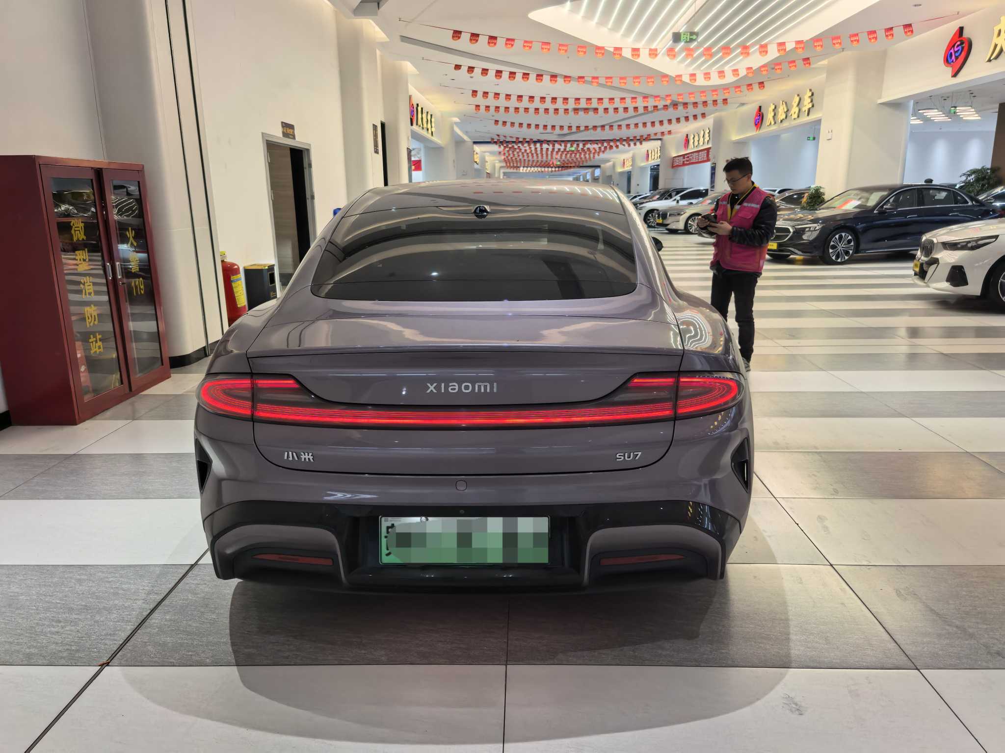 MI SU7 2024 image de voiture #4