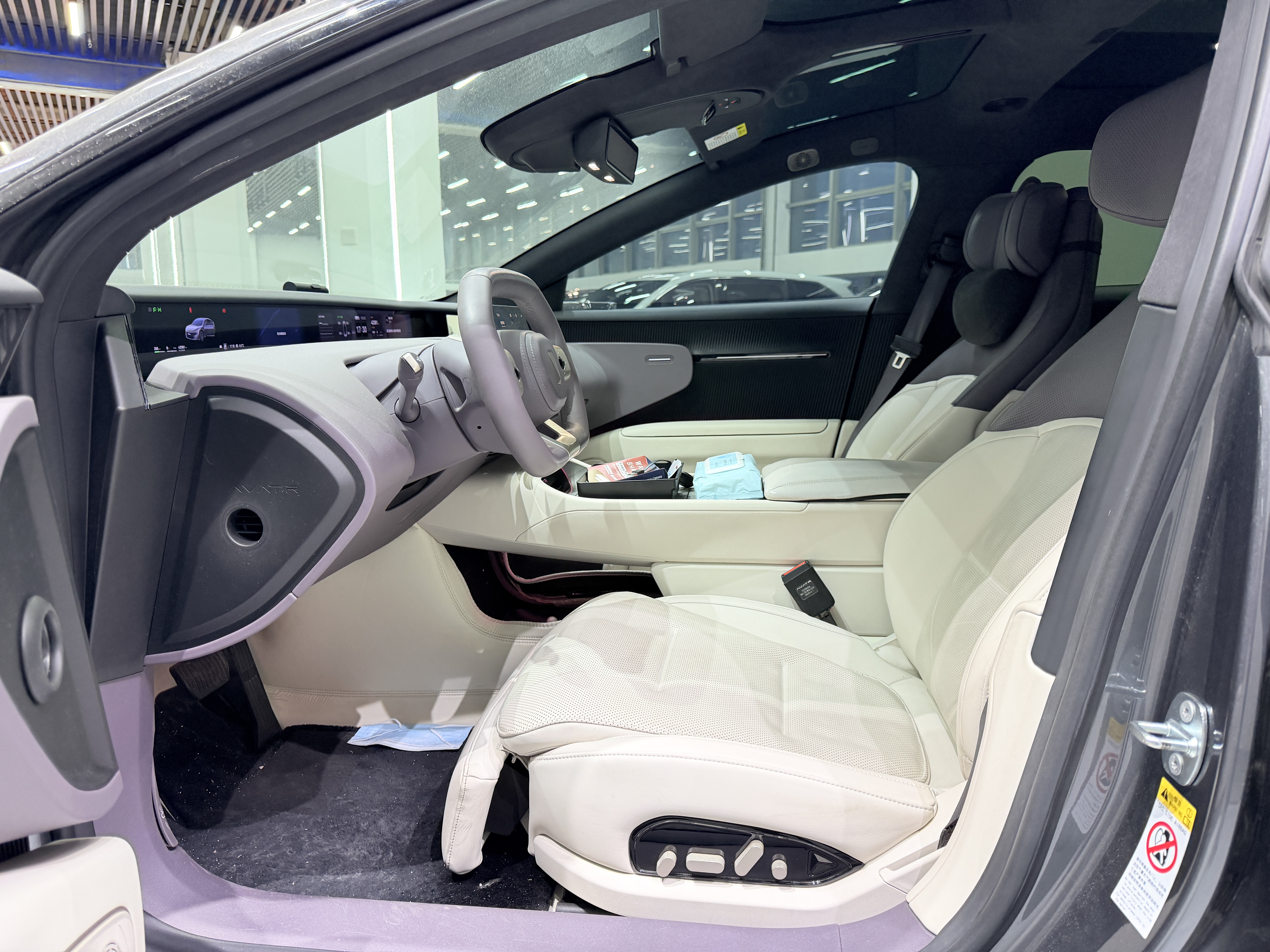 Avatr 12 2024 صورة سيارة #4