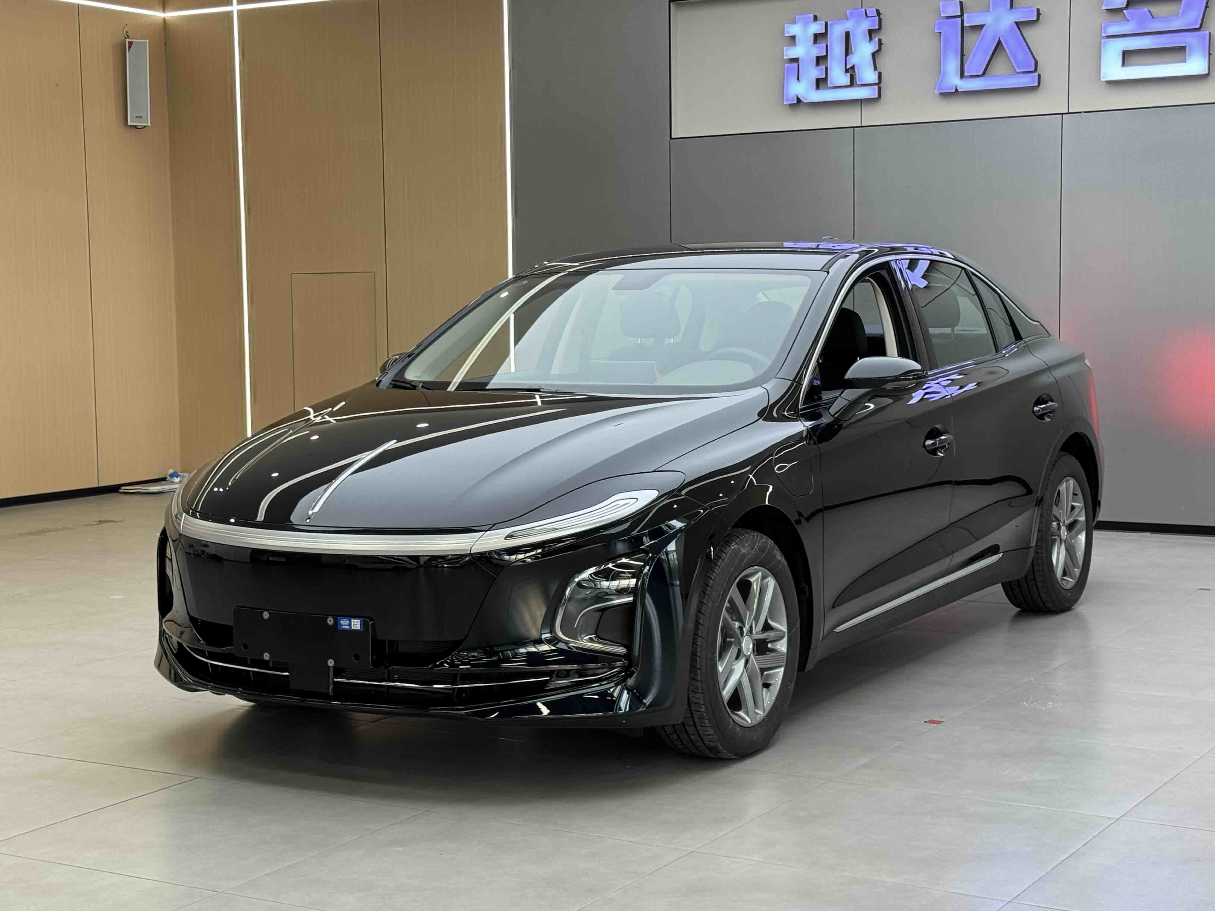 HongQi E-QM5 2026 car image #4