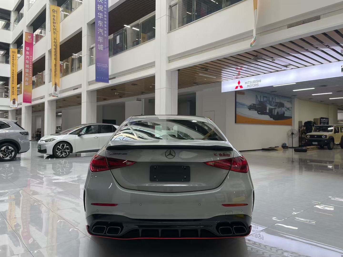 Mercedes-Benz C AMG New Energy 2025 изображение автомобиля #4