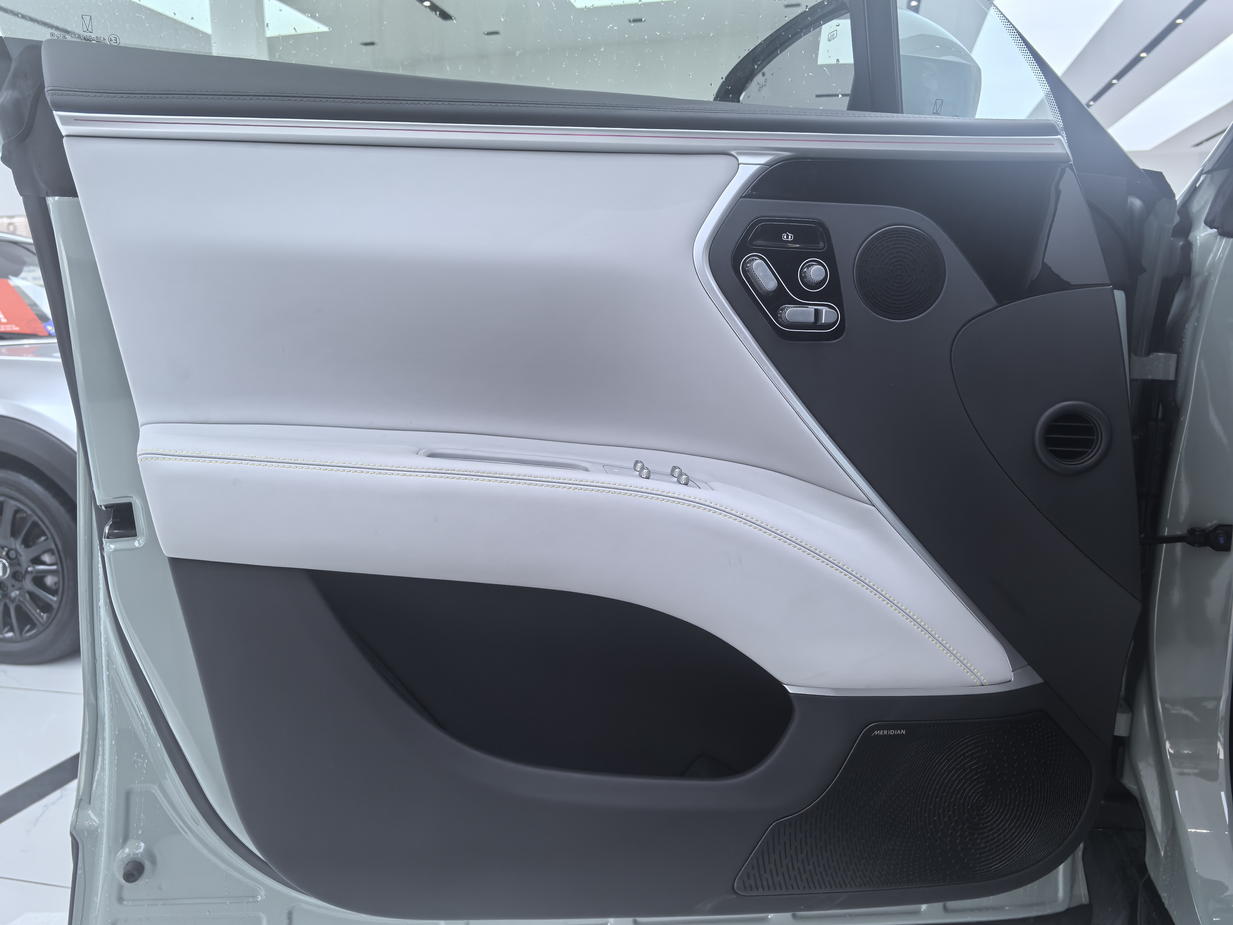 Avatr 11 2024 imagem de carro #4