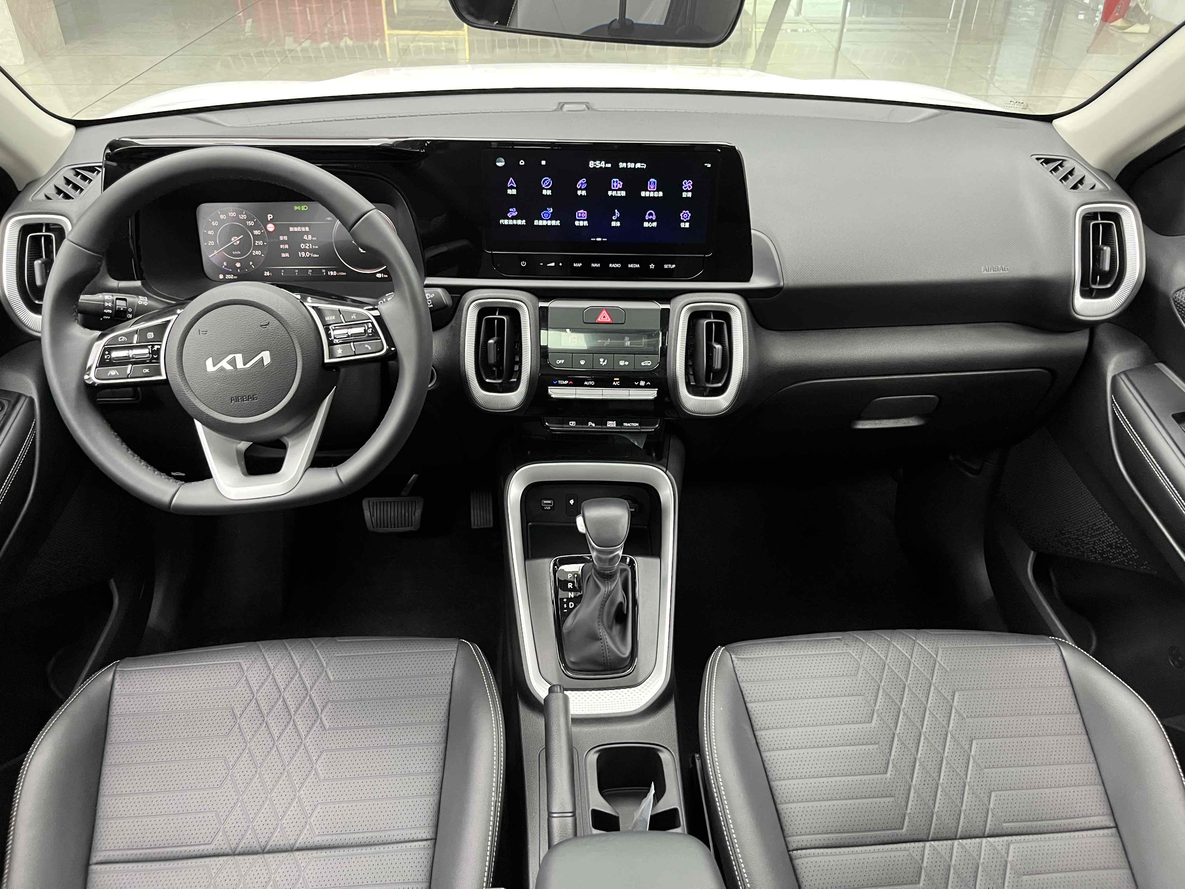 Kia Sonet 2024 صورة سيارة #4