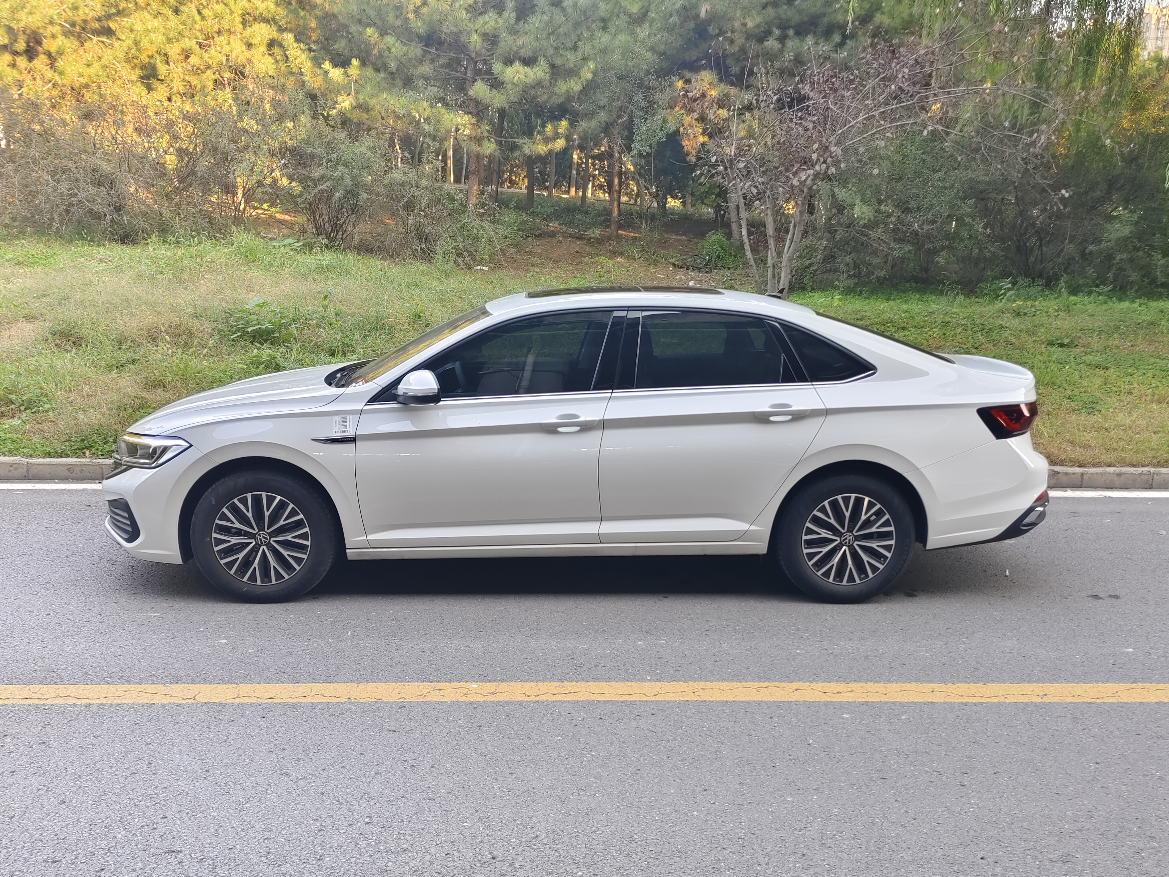 Volkswagen Sagitar 2025 immagine di auto #4