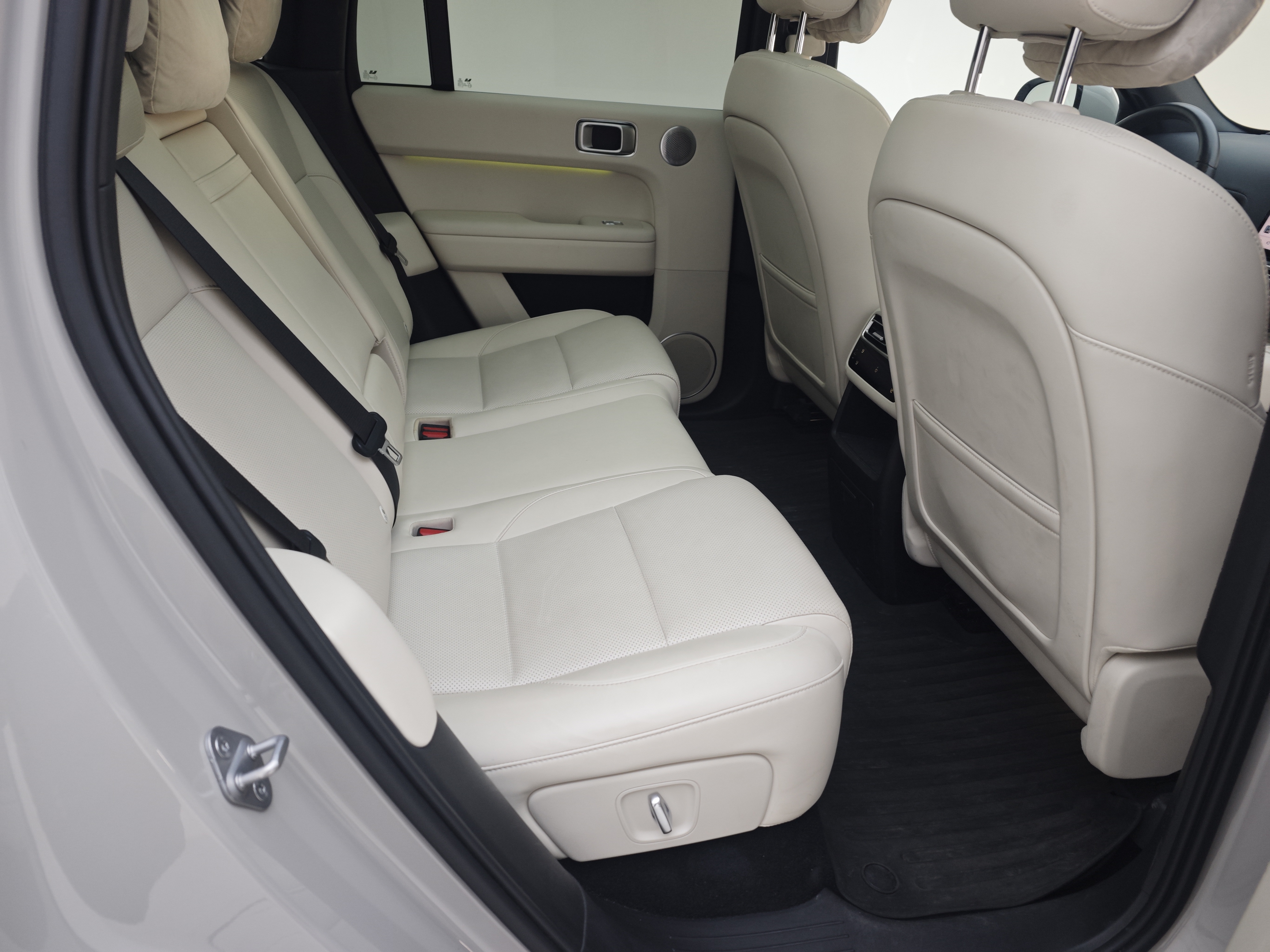 Li L6 2024 صورة سيارة #4