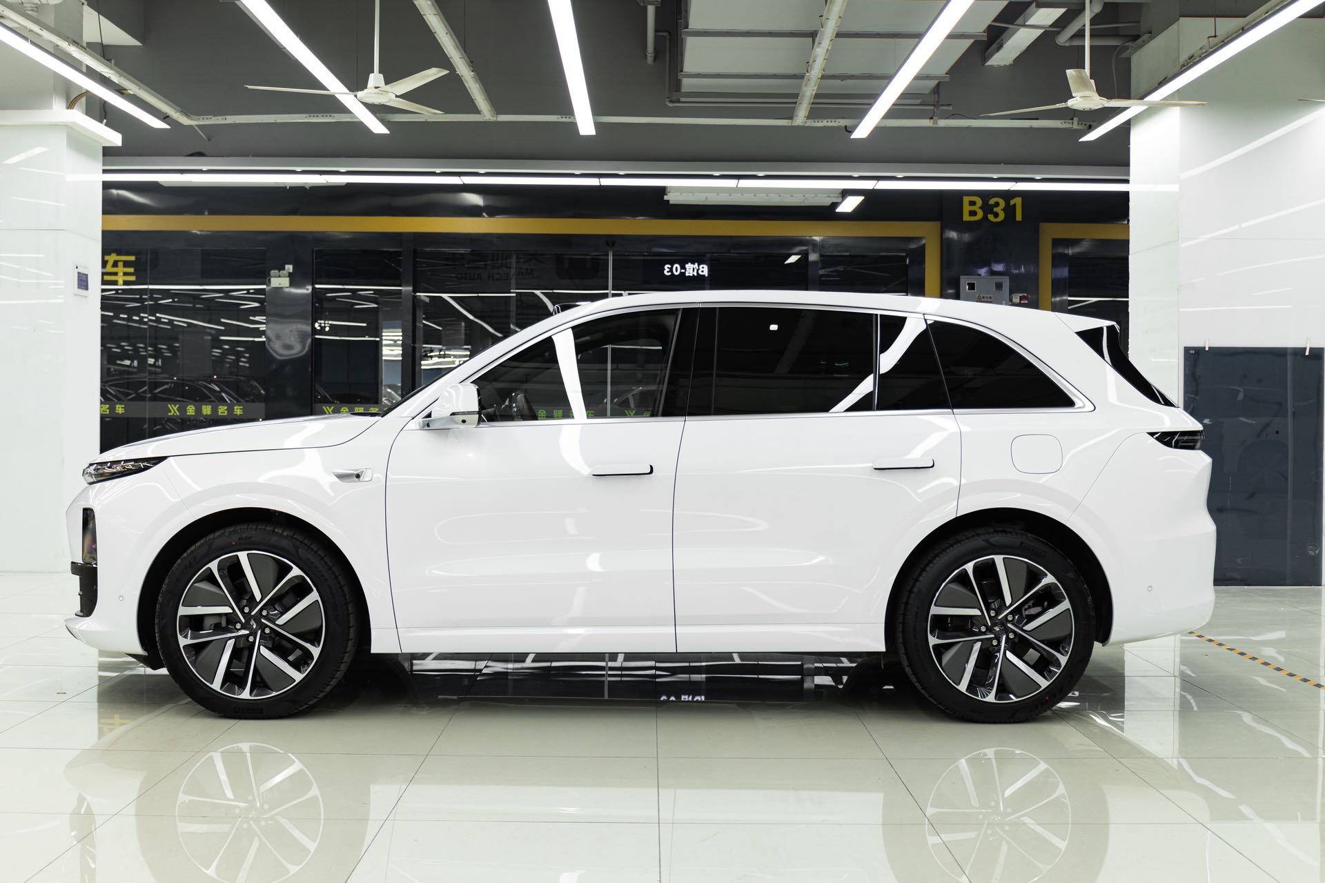 Li L6 2024 imagen de coche #4