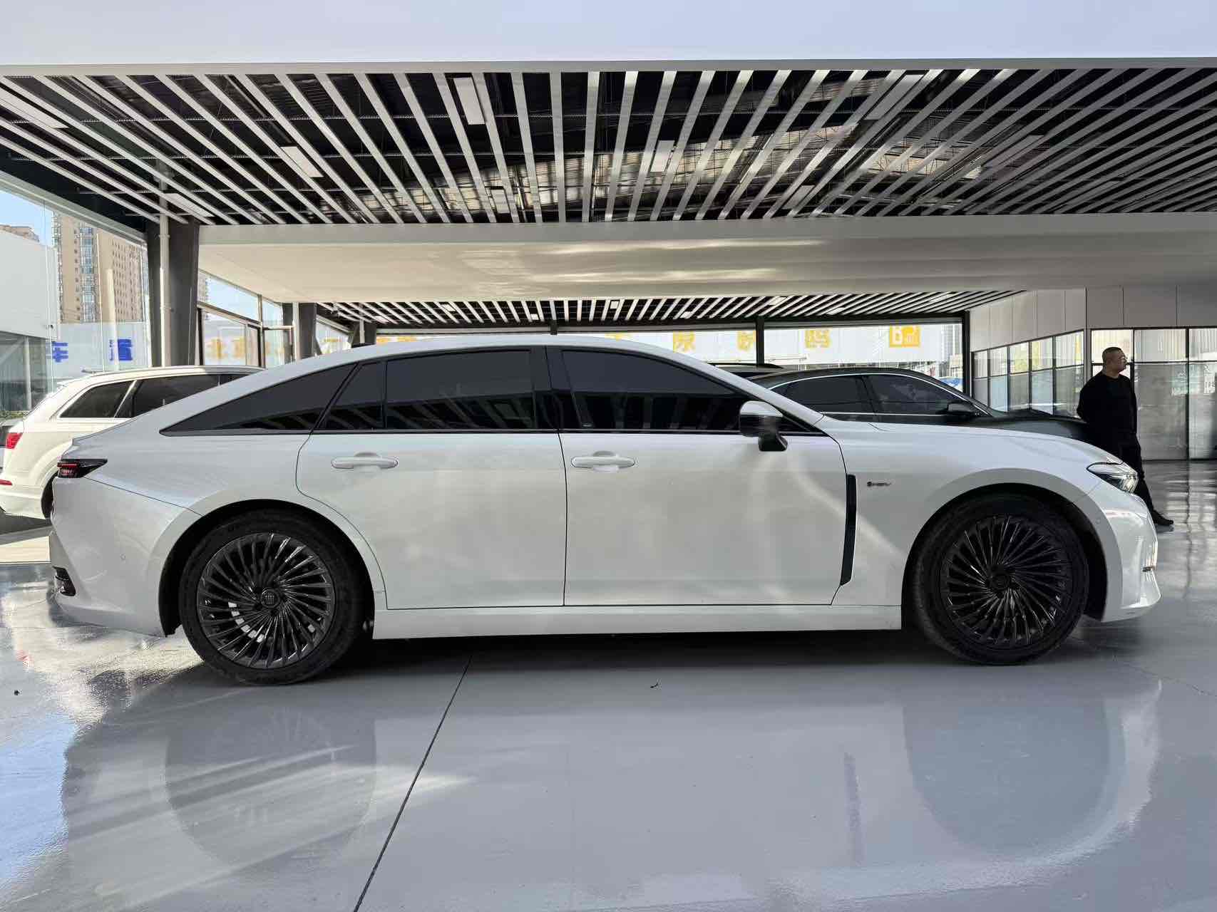 Toyota Crown 2024 #4 Toyota Crown 2024 صورة سيارة #4