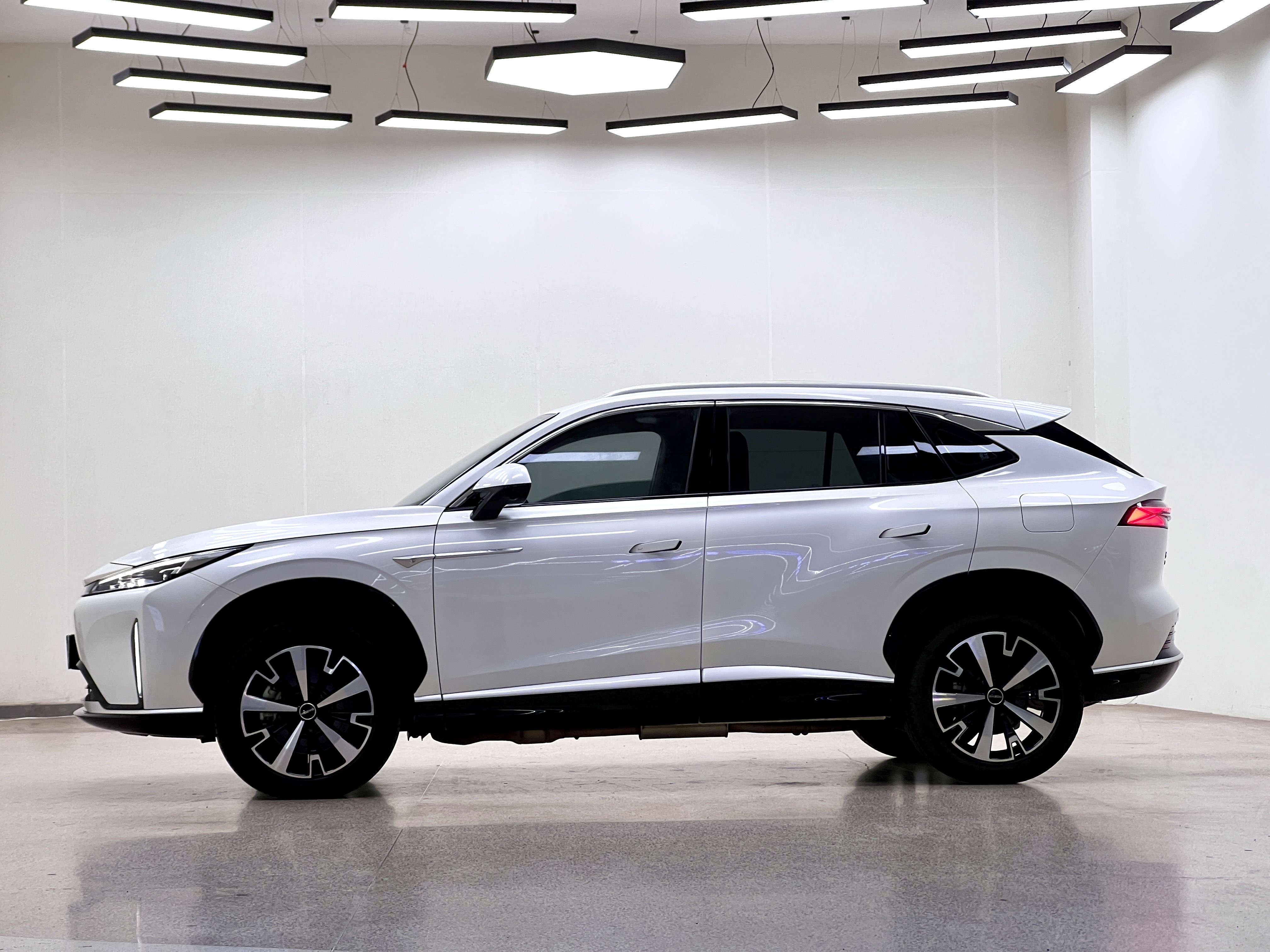 Roewe D5X DMH 2024 car image #4