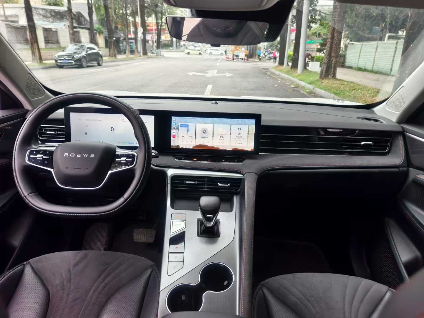 Roewe D5X DMH 2024 imagem de carro #4