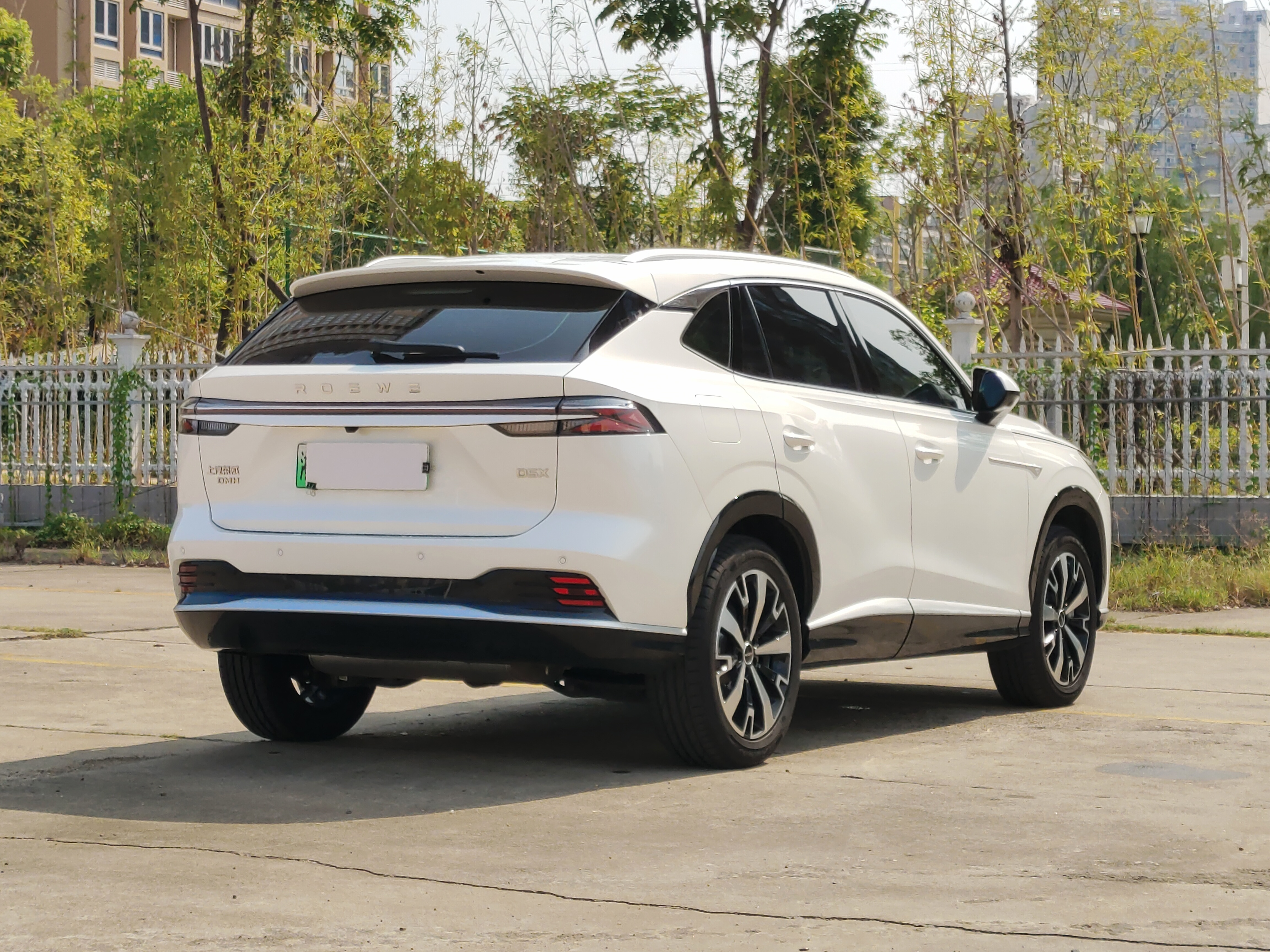 Roewe D5X DMH 2024 car image #4