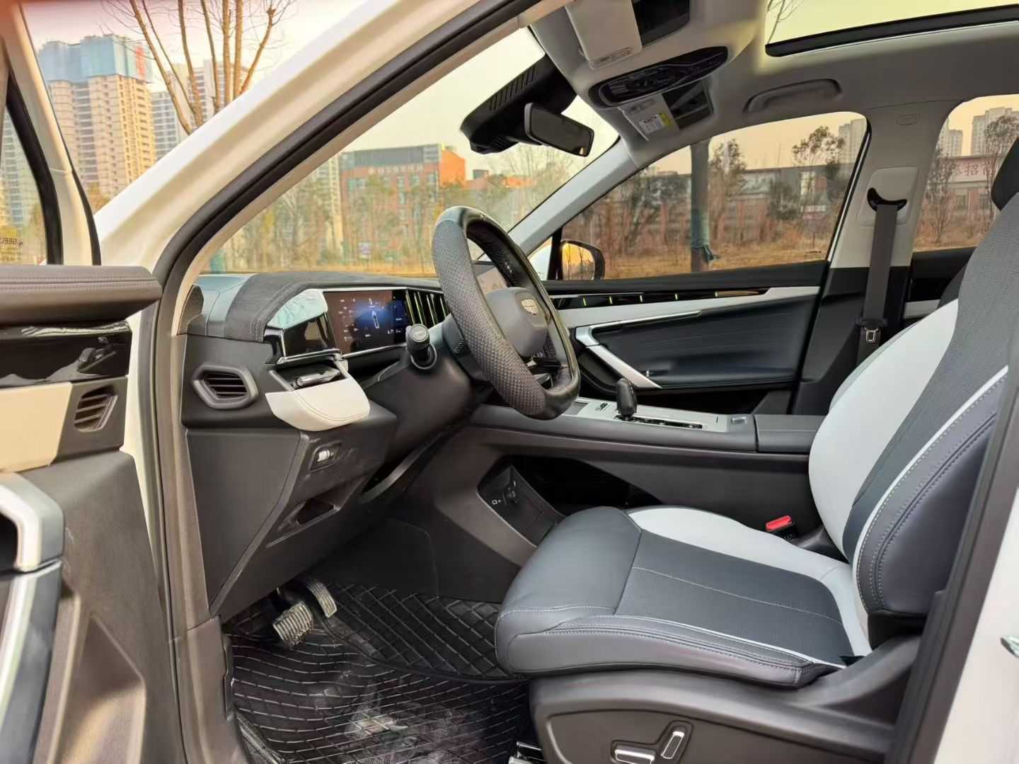 GEELY Boyue L 2025 car image #4