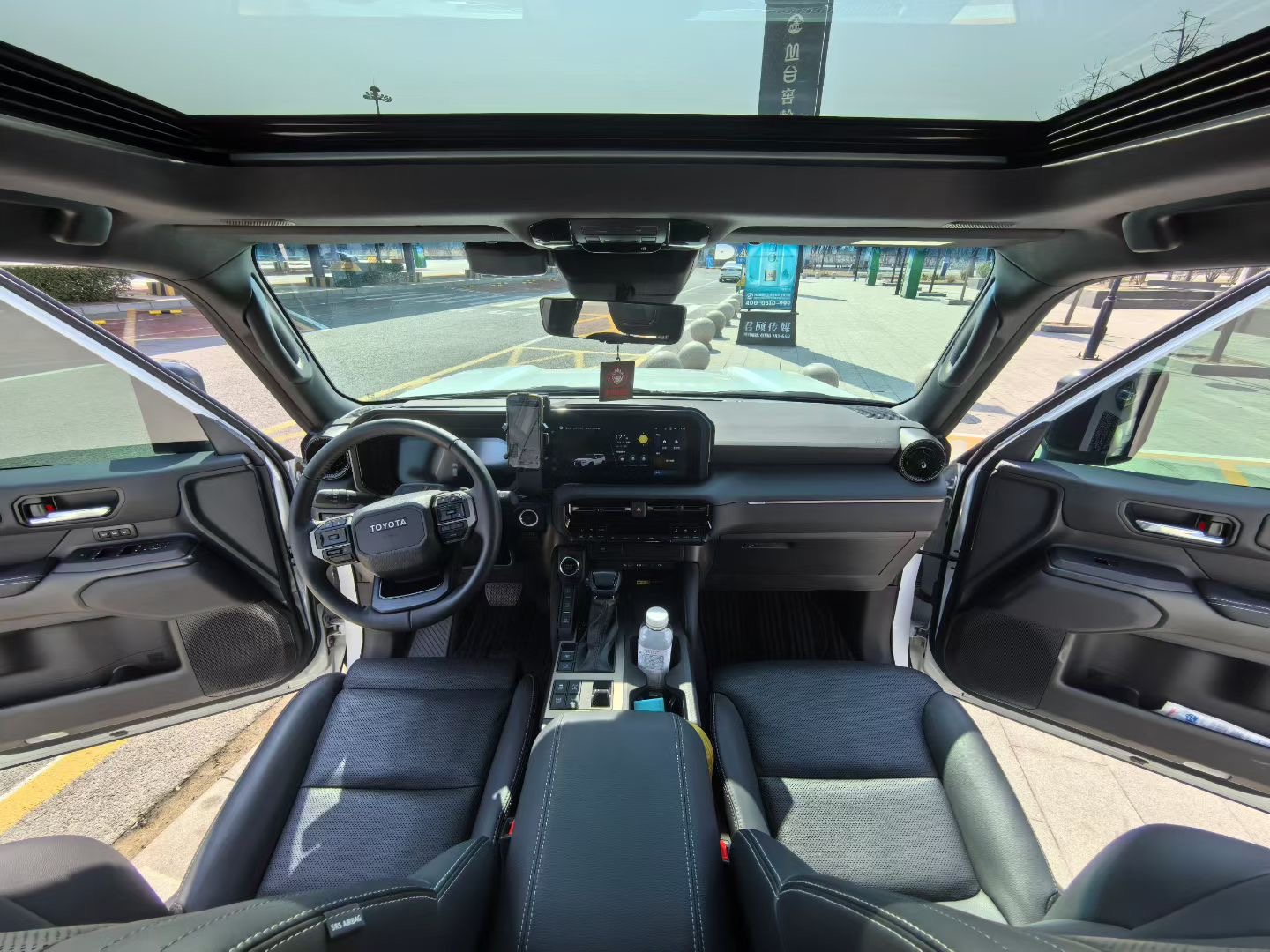 Toyota Land Cruiser Prado 2024 car image #4