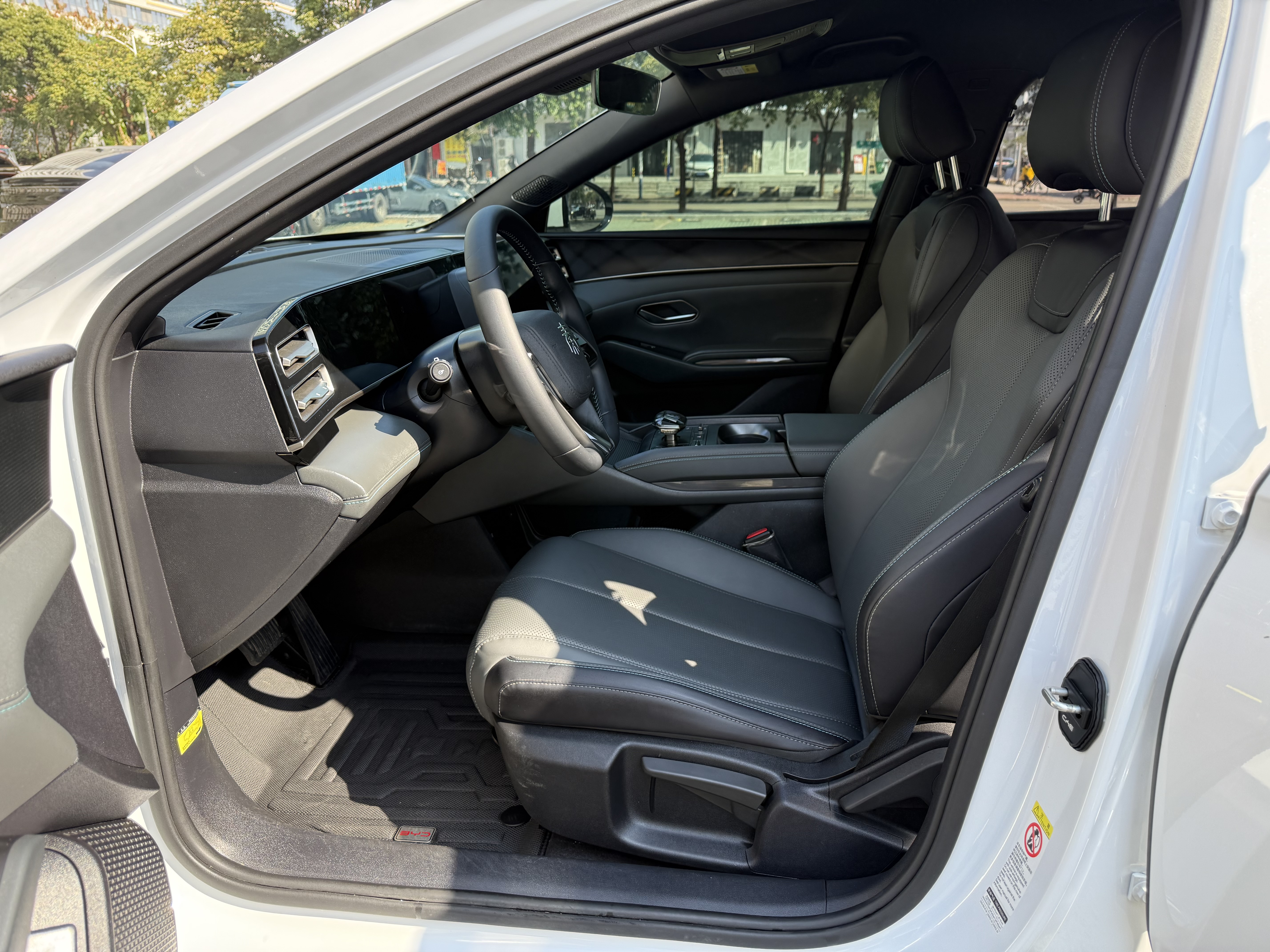 BYD Qin L 2024 #4 BYD Qin L 2024 car image #4