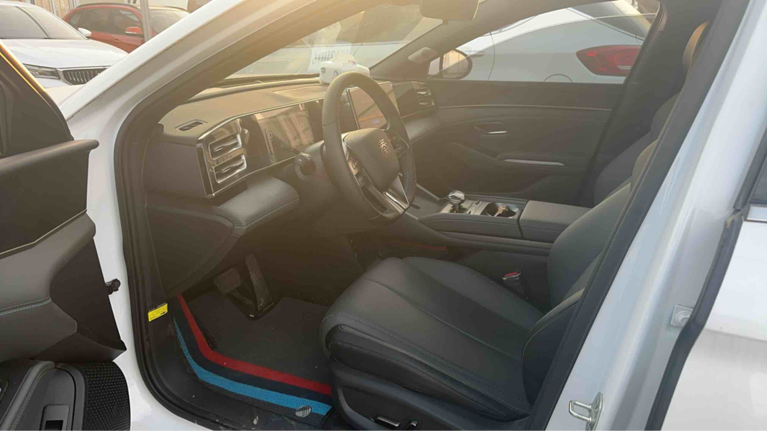 BYD Qin L 2025 #4 BYD Qin L 2025 immagine di auto #4