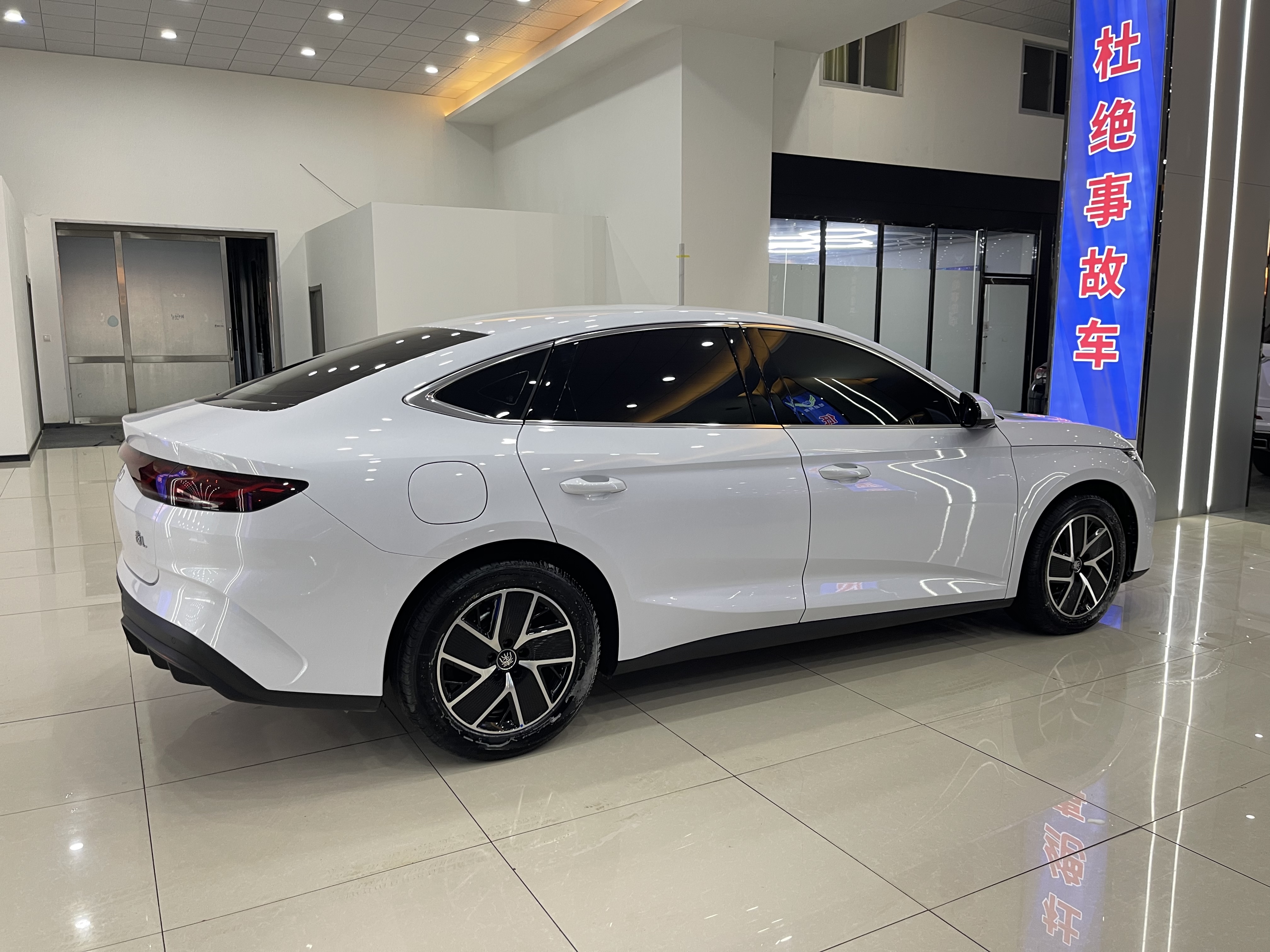 BYD Qin L 2025 #4 BYD Qin L 2025 car image #4