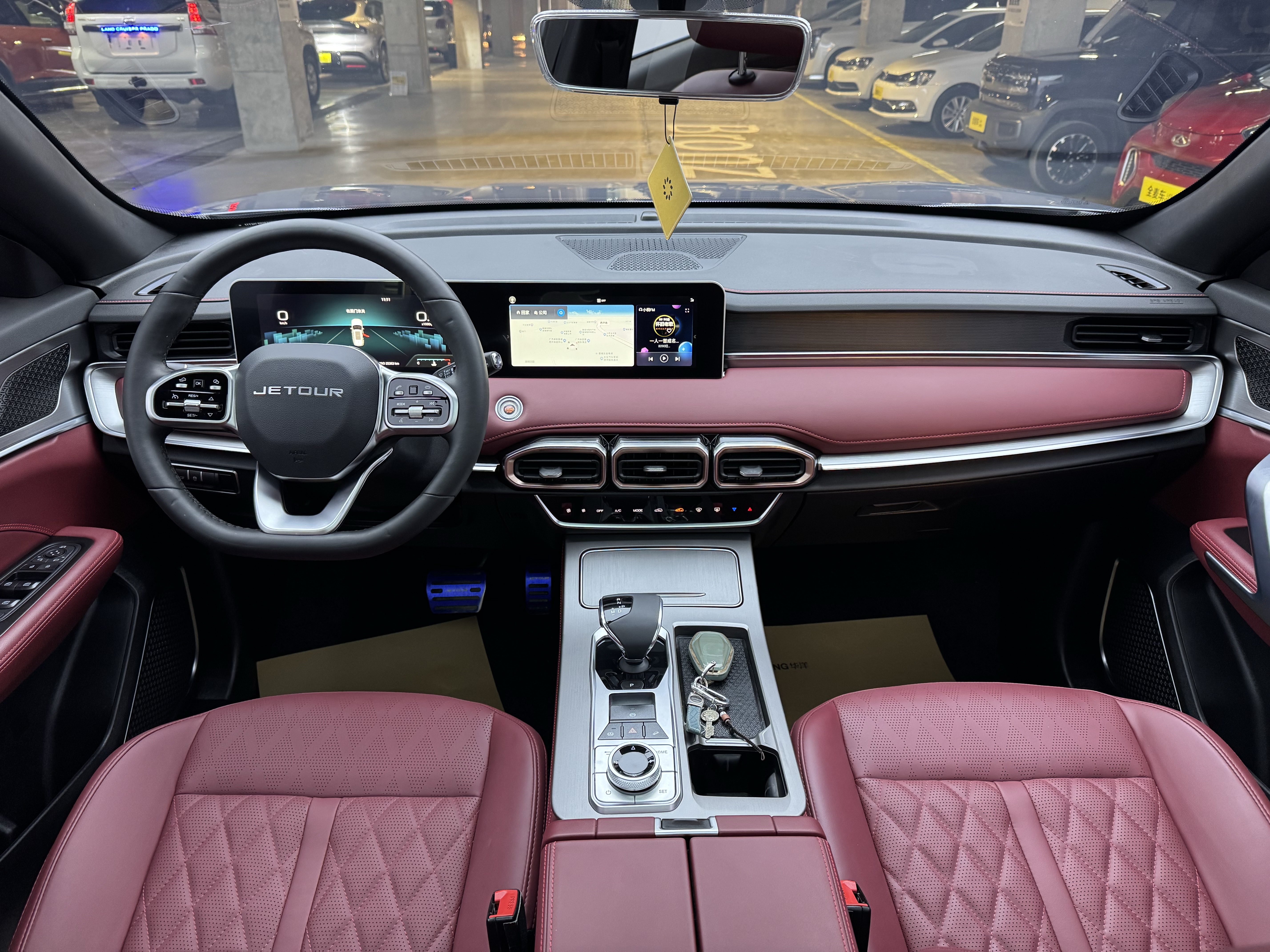 X70 PLUS 2024 car image #4
