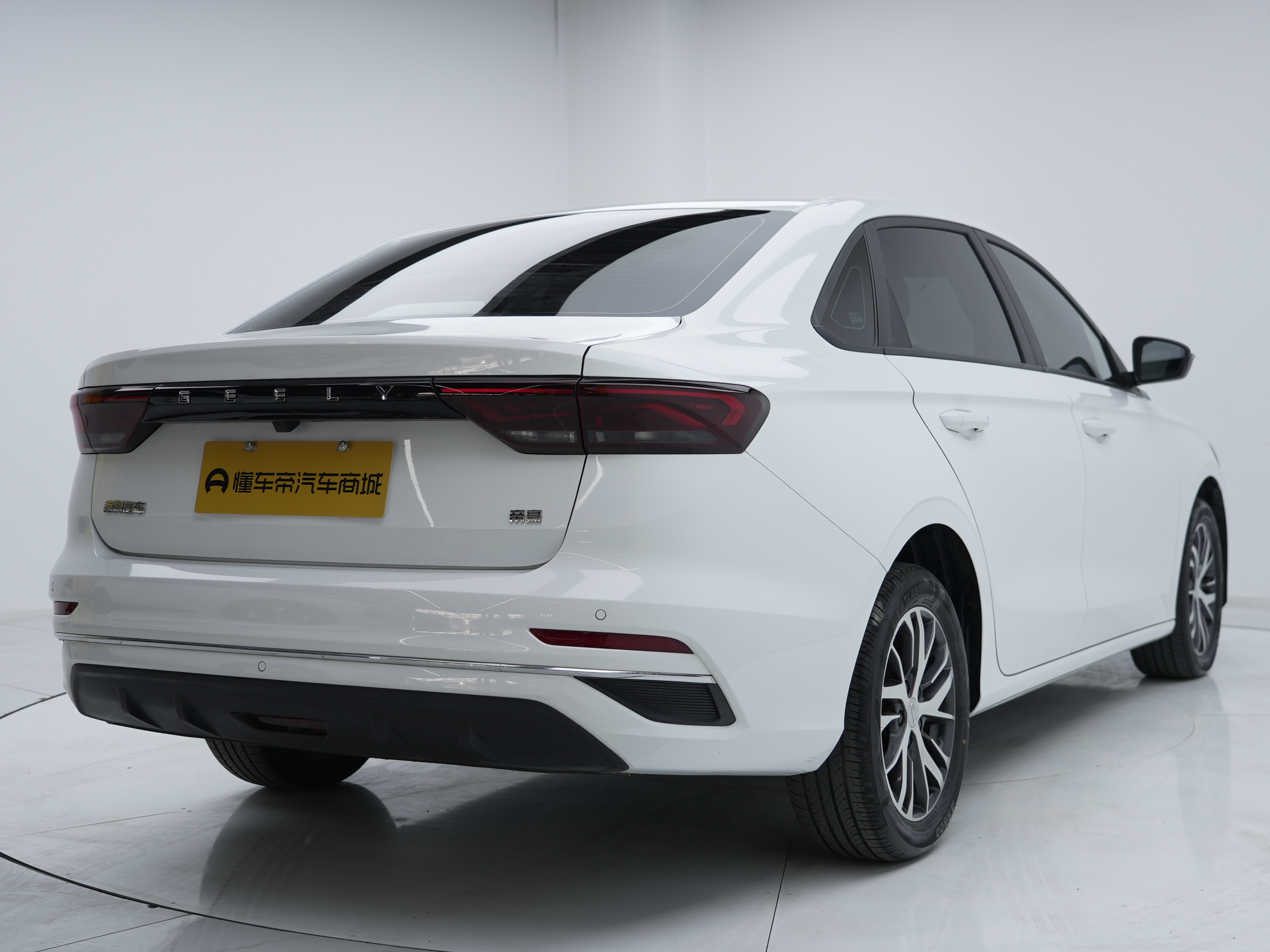 Emgrand 2024 #4 Emgrand 2024 car image #4