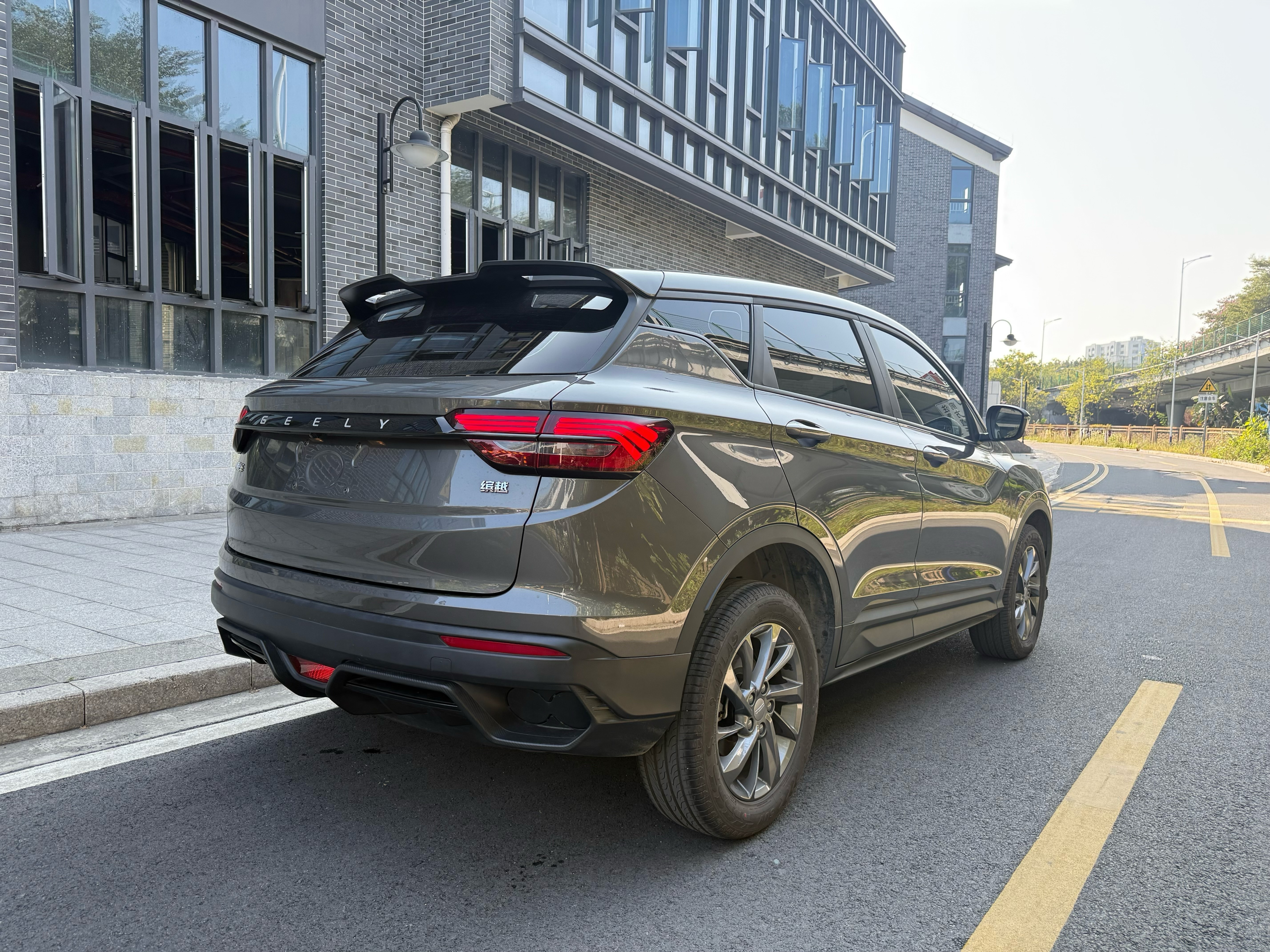 GEELY Coolray 2025 #4 GEELY Coolray 2025 car image #4