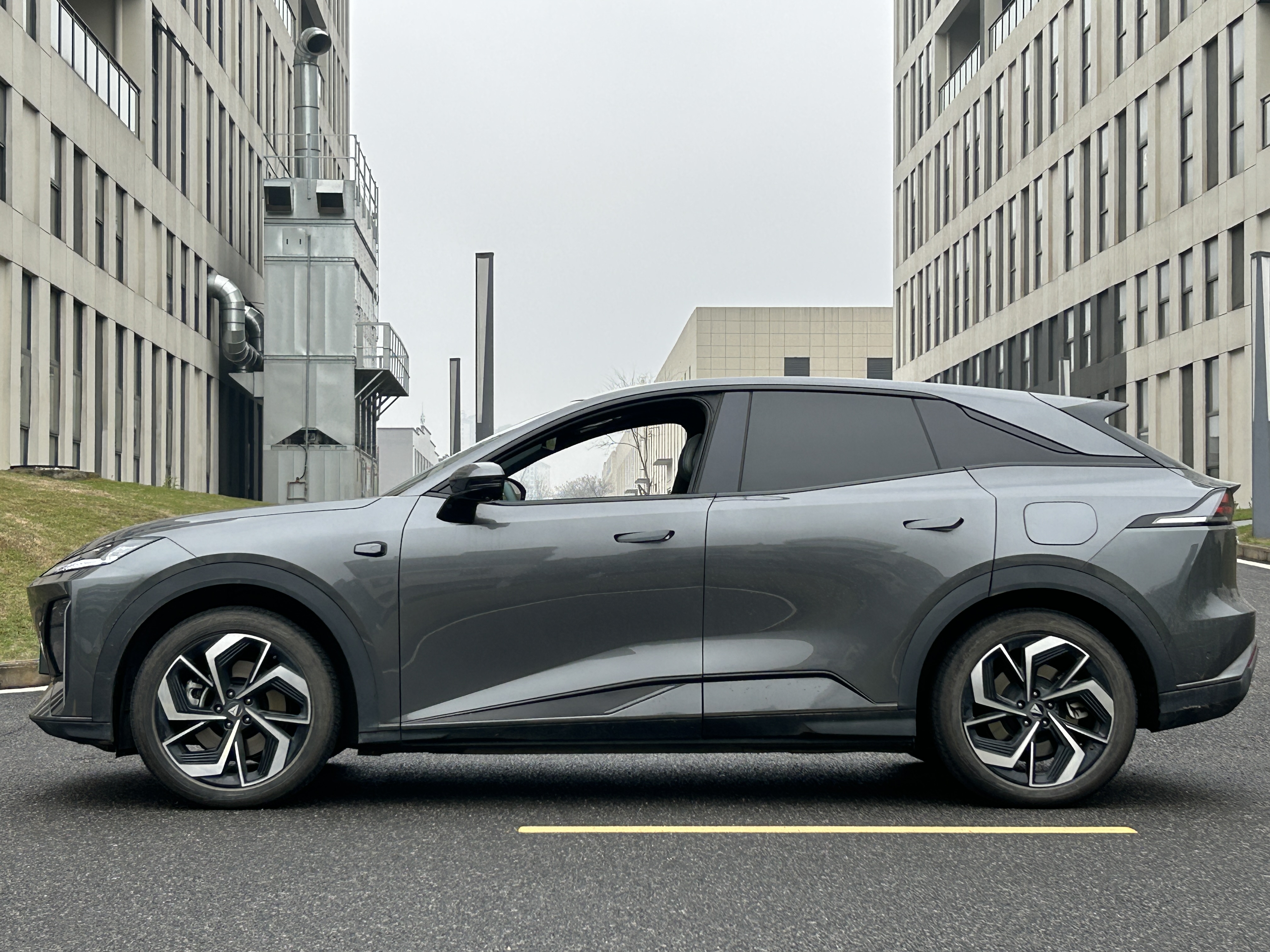 Deepal S07 2025 imagen de coche #4