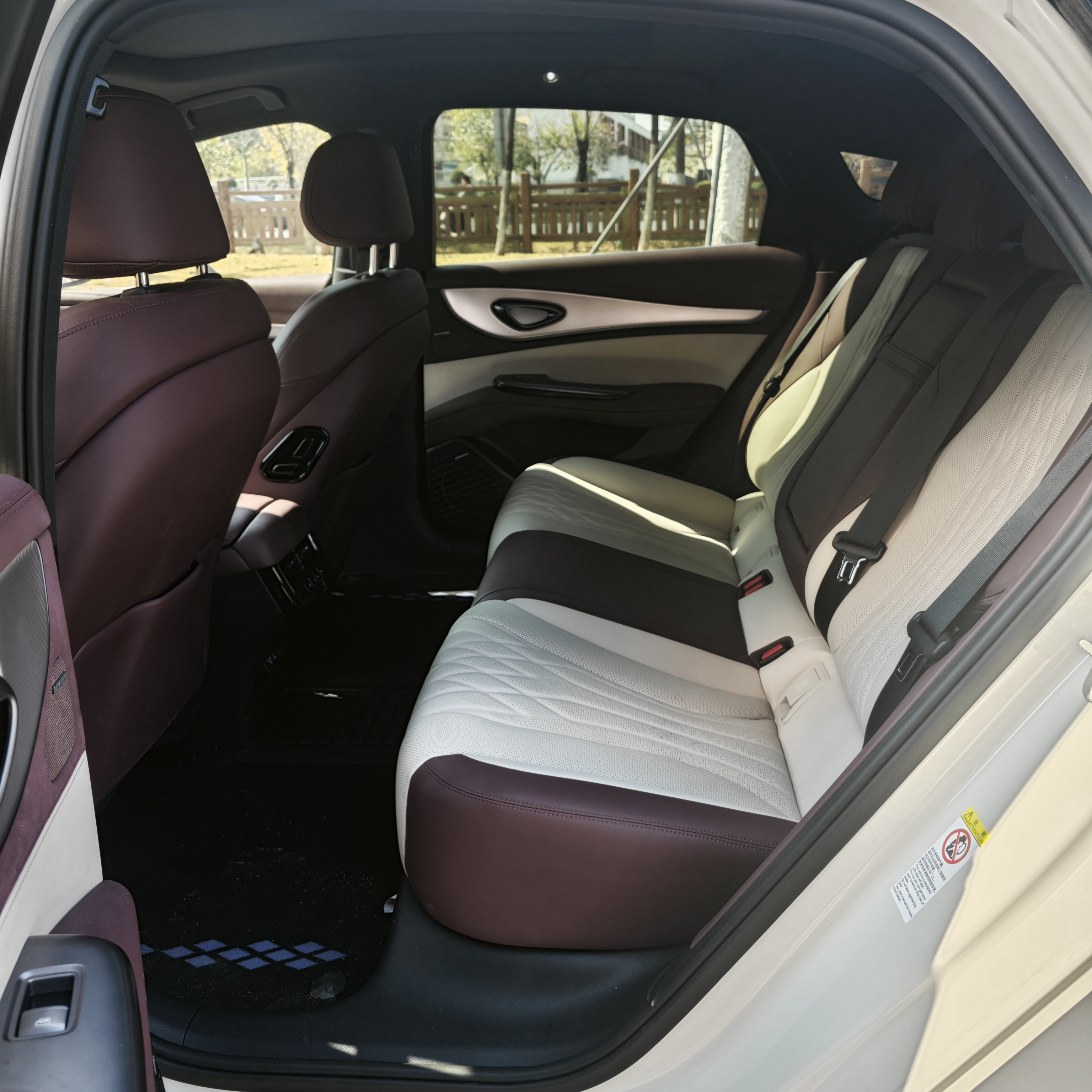 BYD Seal 07 DM-i 2025 صورة سيارة #4