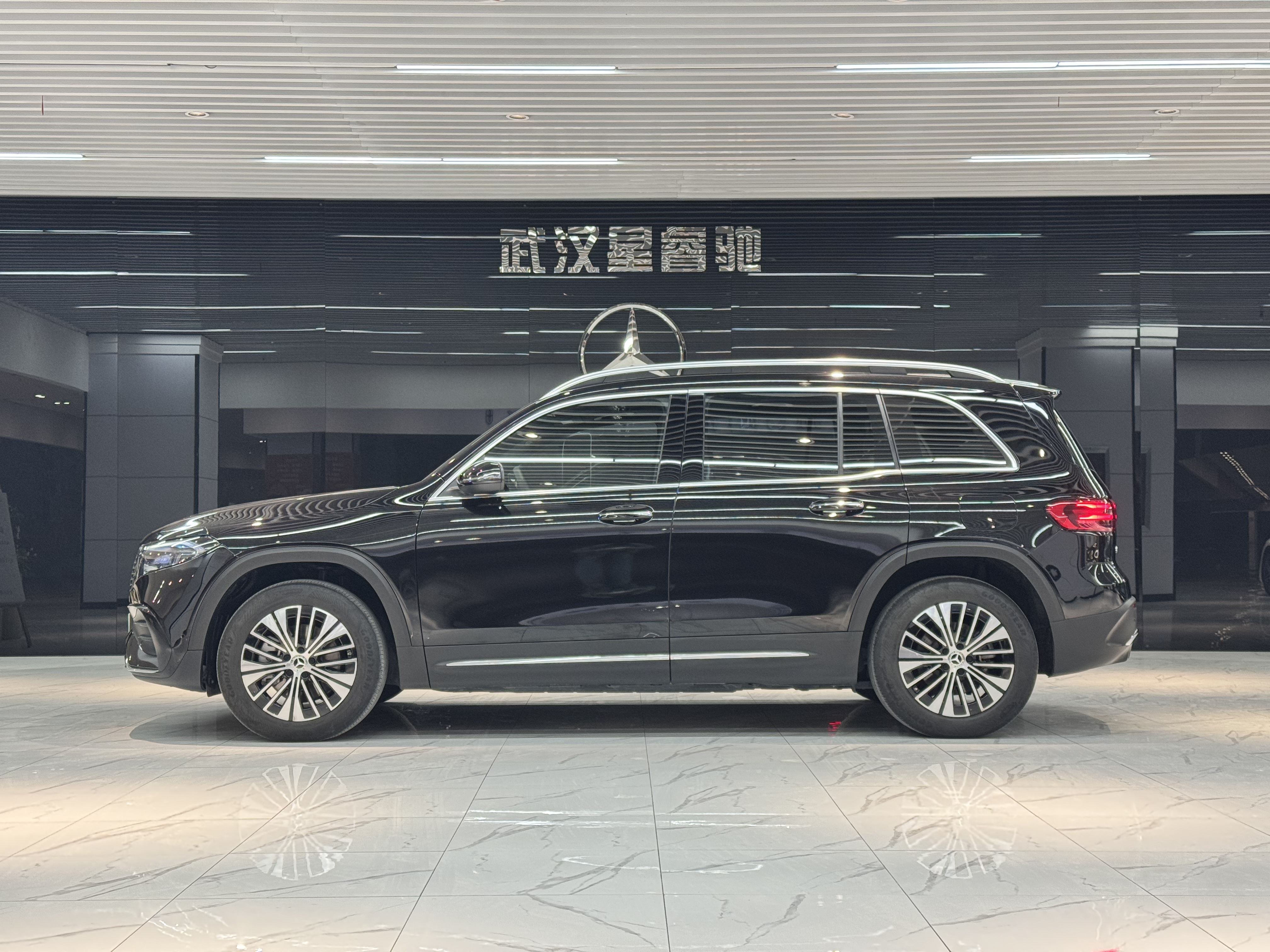 Mercedes-Benz EQB Class 2024 #4 Mercedes-Benz EQB Class 2024 immagine di auto #4