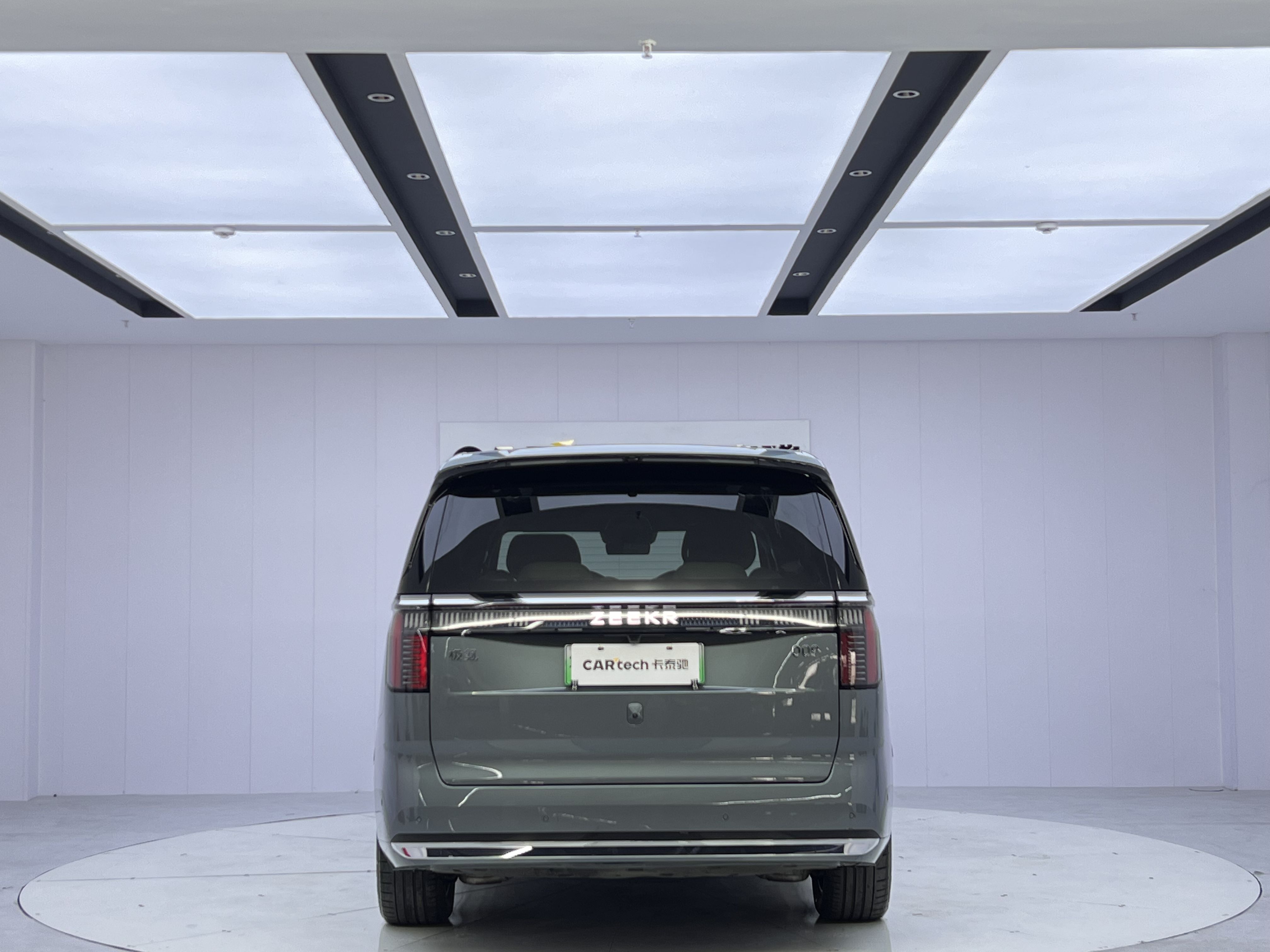 极氪 极氪009 2025 汽车图片 #4