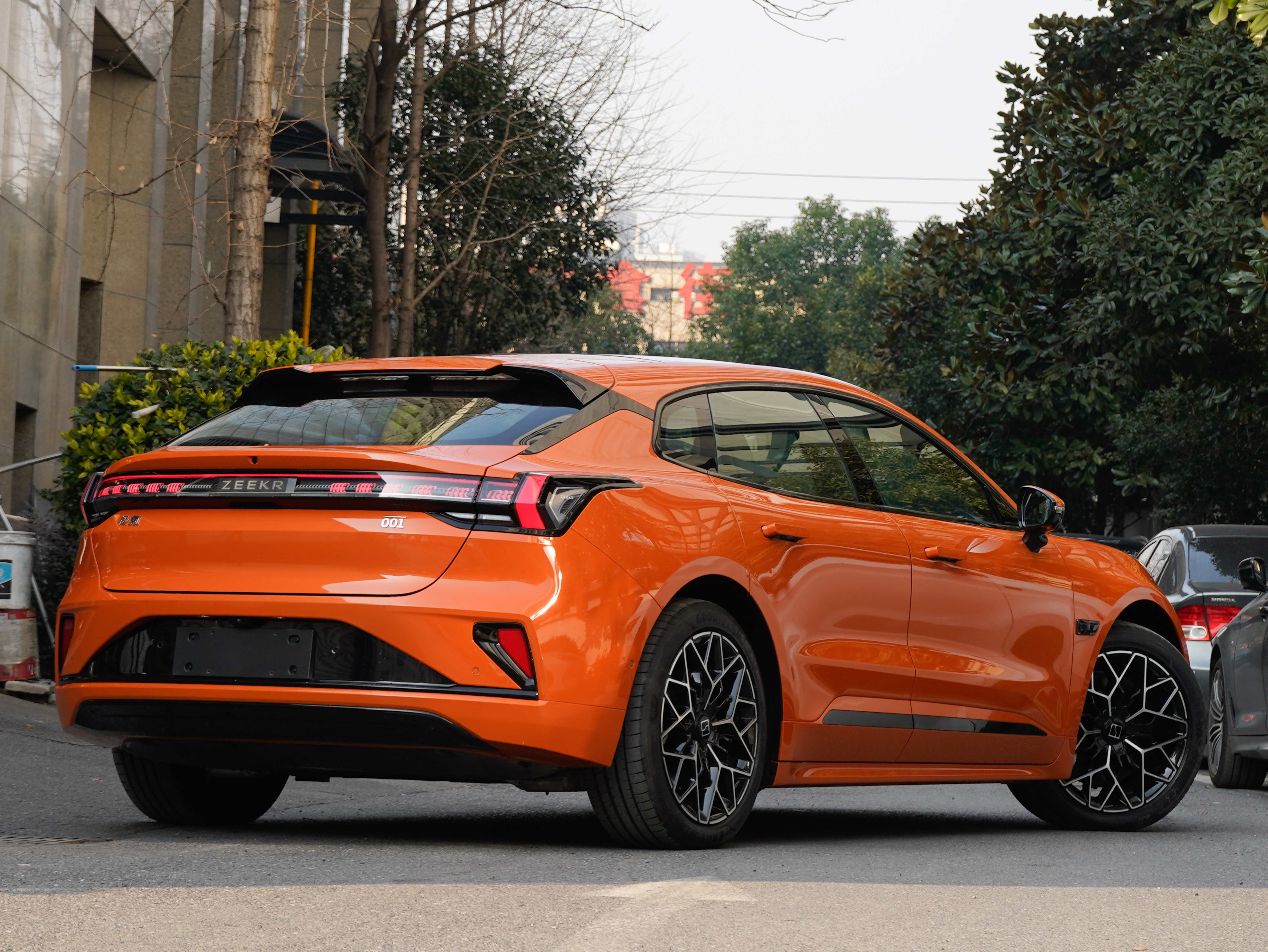 Zeekr 001 2024 immagine di auto #4