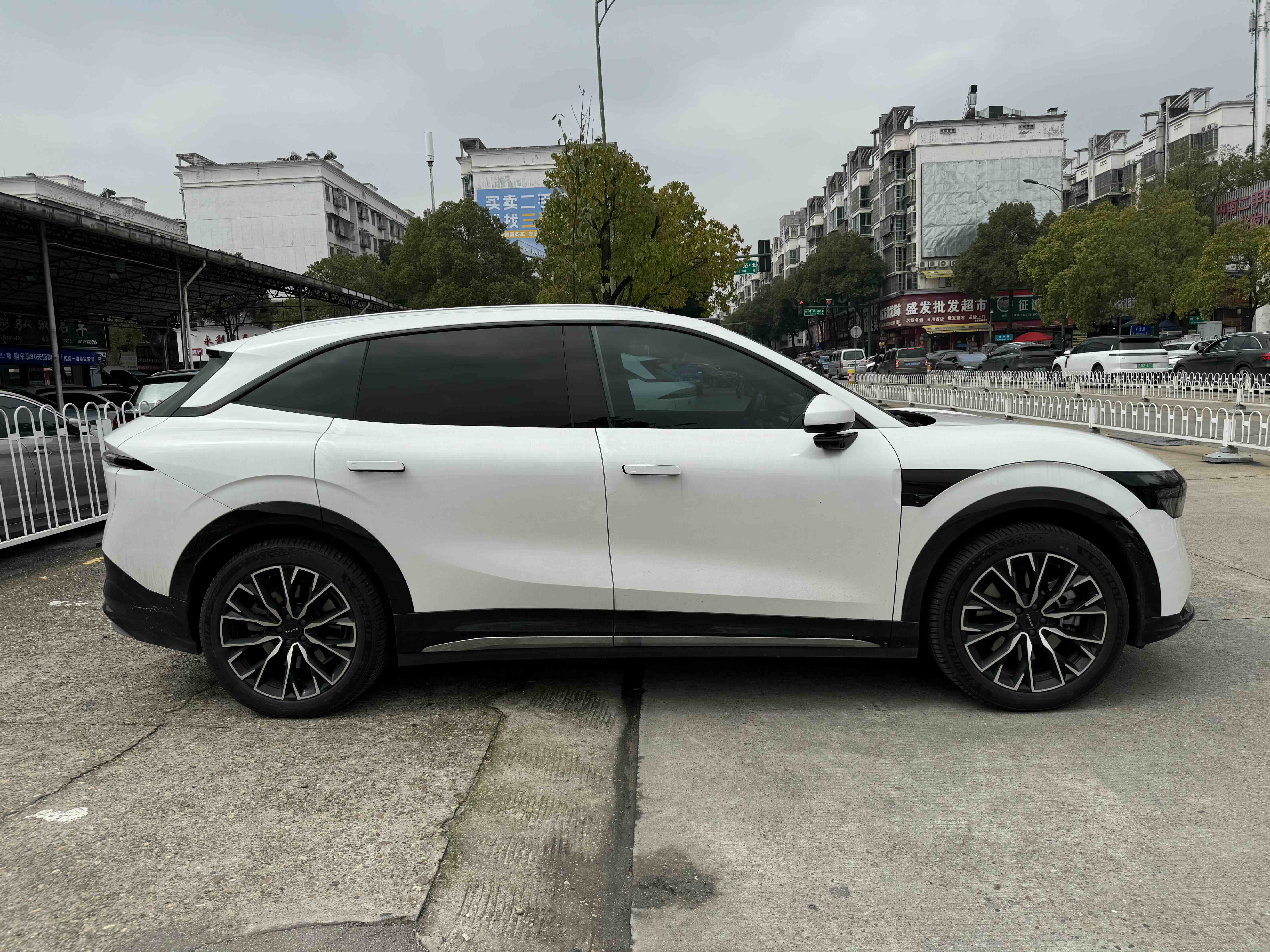 极氪 极氪007 2025 汽车图片 #4