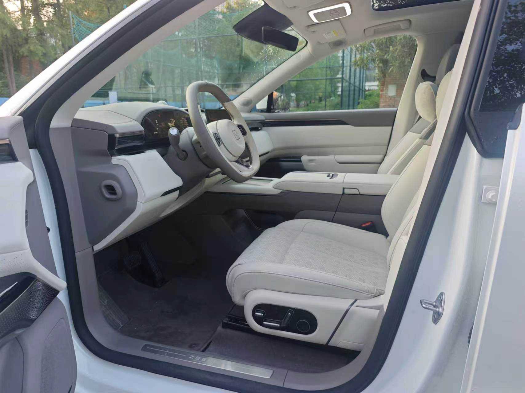 极氪 极氪007 2025 汽车图片 #4