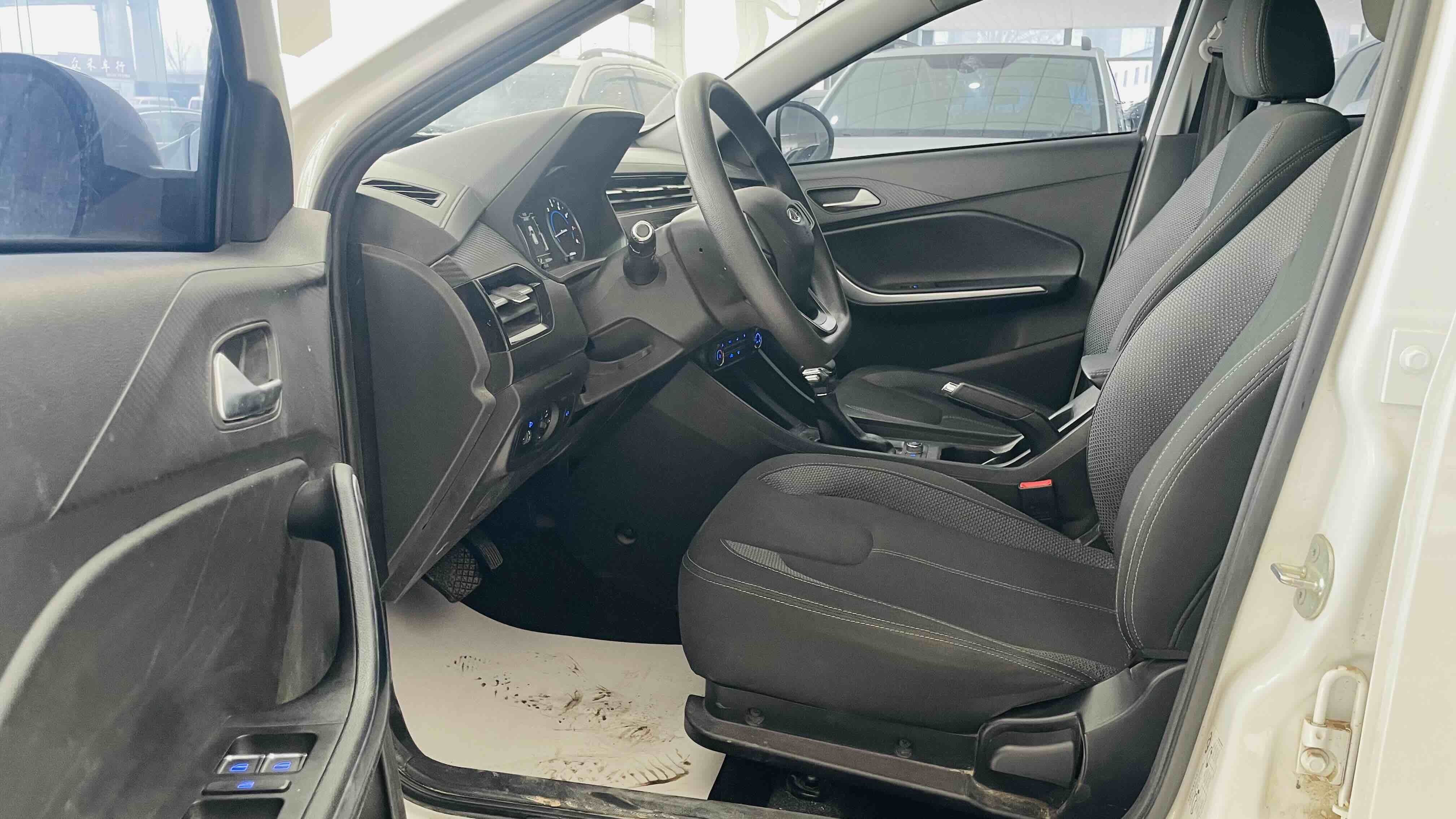 Chery Tiggo 3x 2025 #4 Chery Tiggo 3x 2025 car image #4
