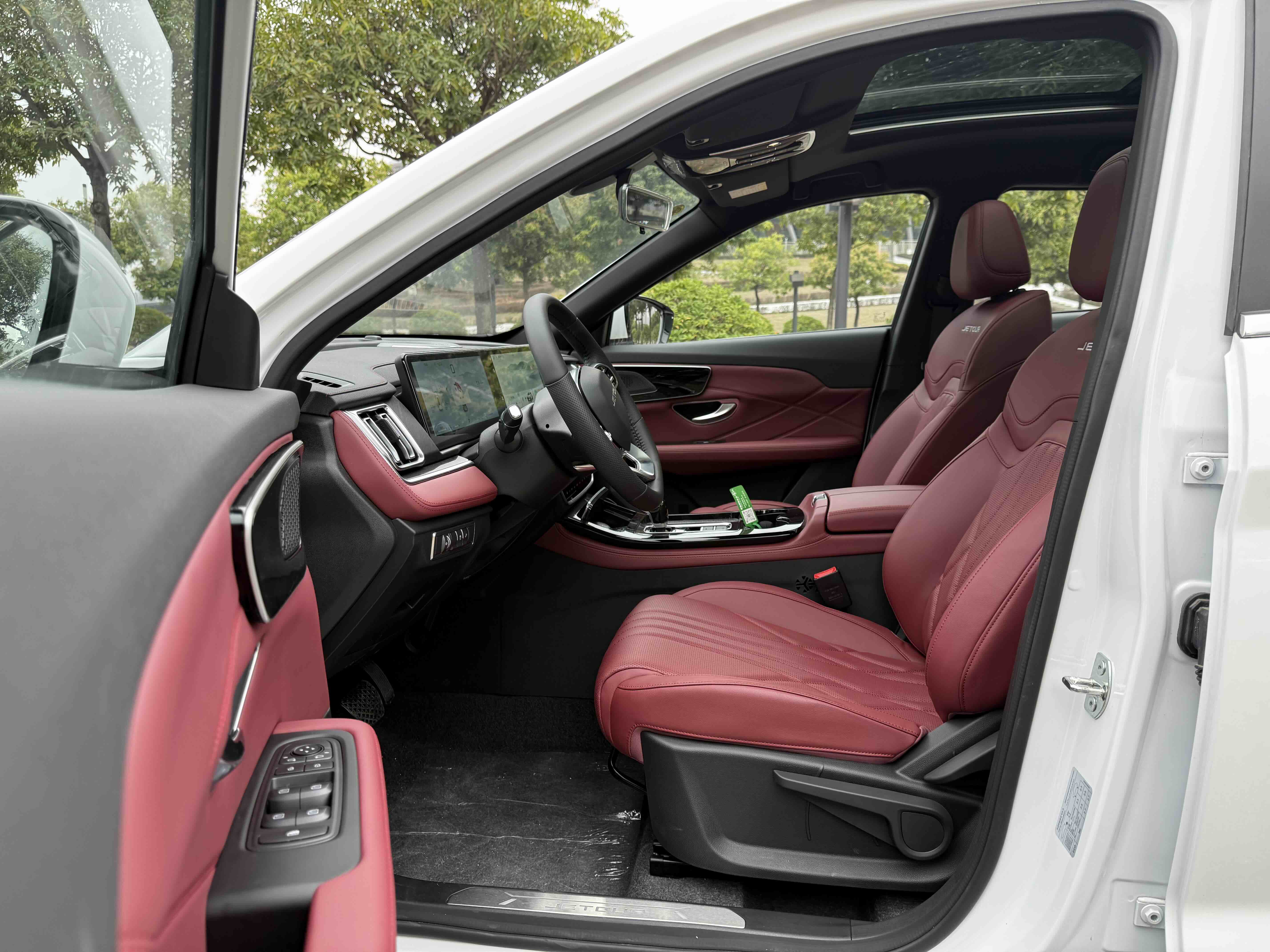 Jetour X70 PLUS 2026 car image #4