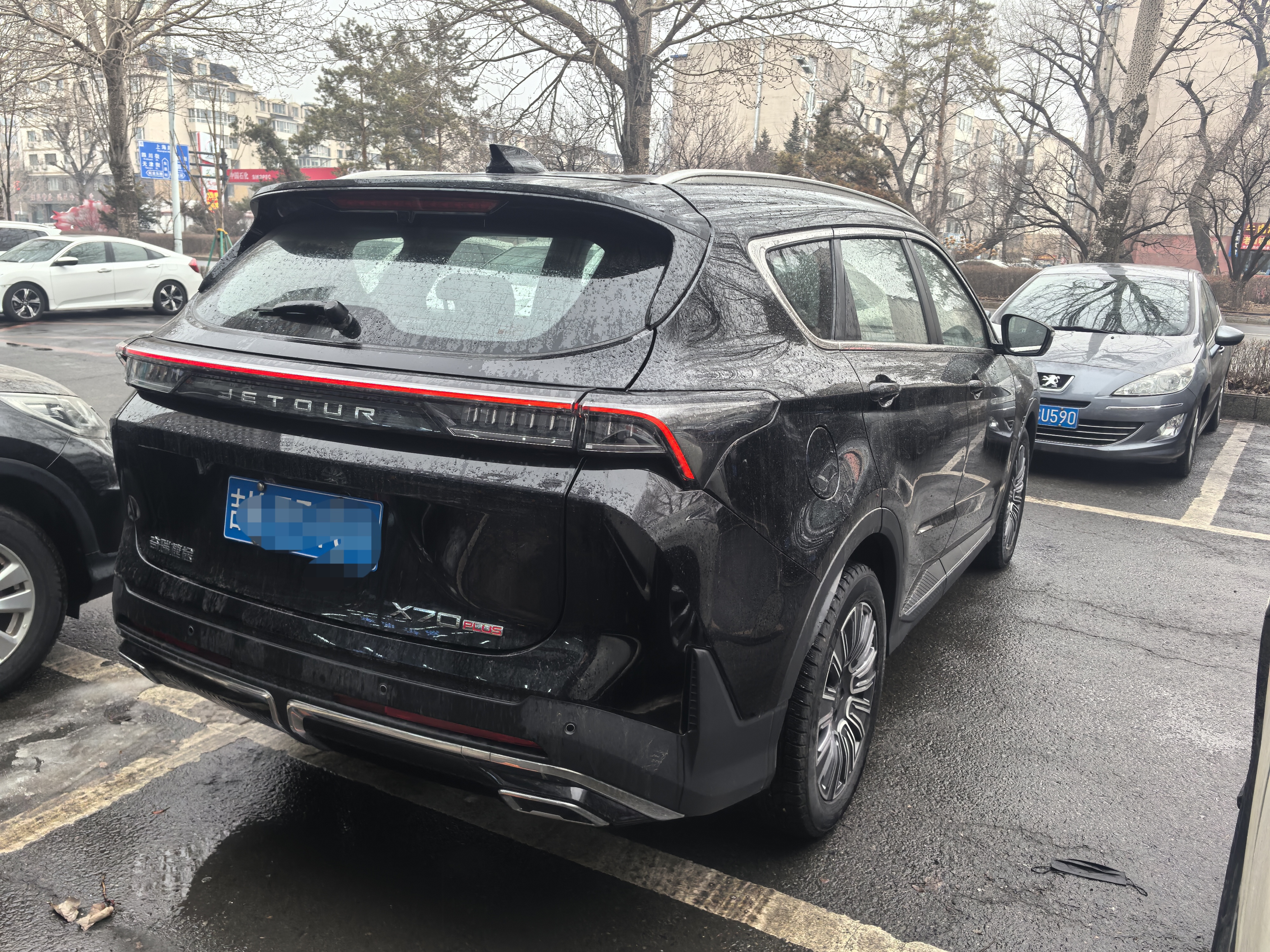 X70 PLUS 2024 car image #4