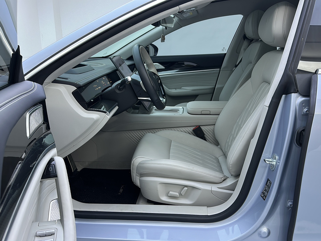 哪吒汽车 哪吒S猎装 2025 #4 哪吒汽车 哪吒S猎装 2025 汽车图片 #4