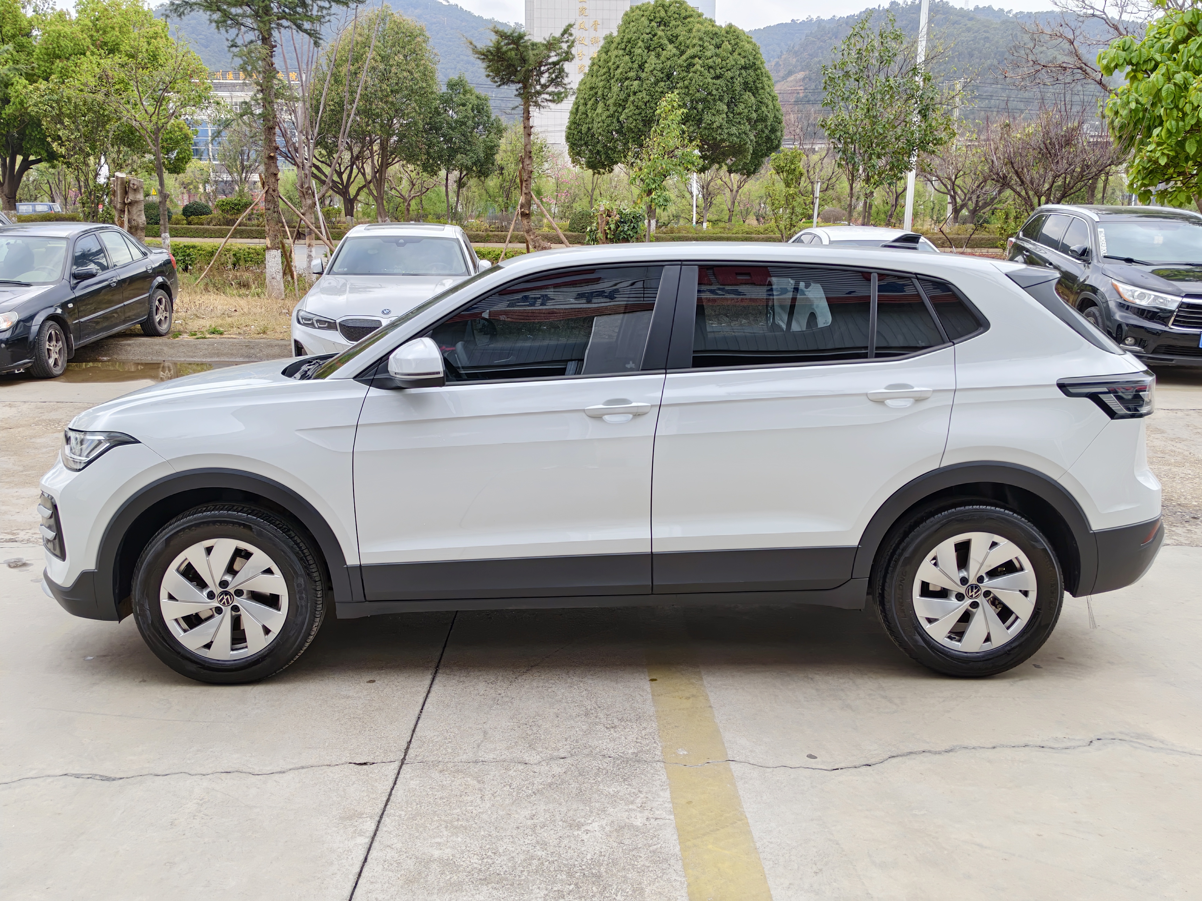 Volkswagen Tharu 2025 #4 Volkswagen Tharu 2025 car image #4