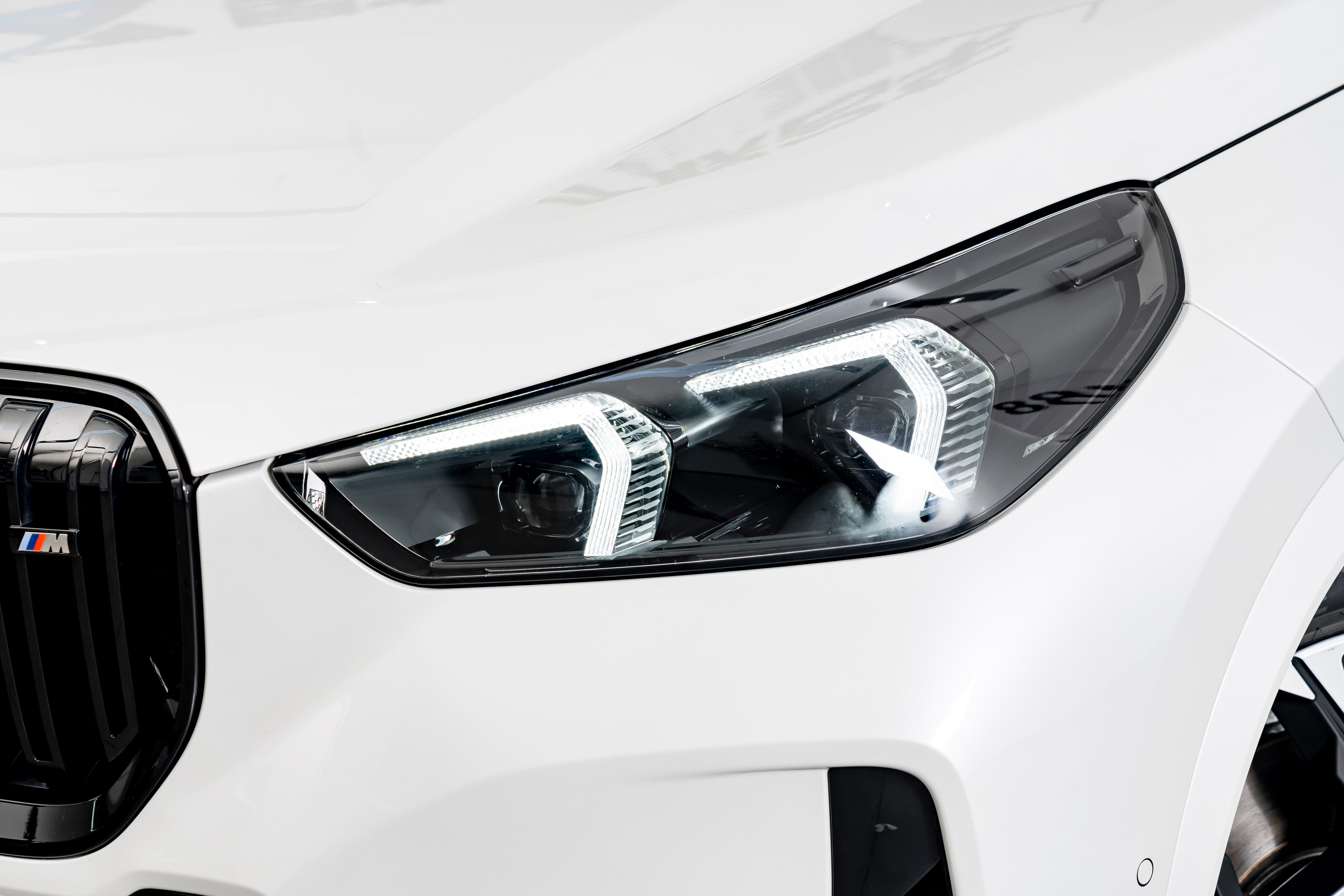 BMW X1 M35Li 2025 #4 BMW X1 M35Li 2025 car image #4