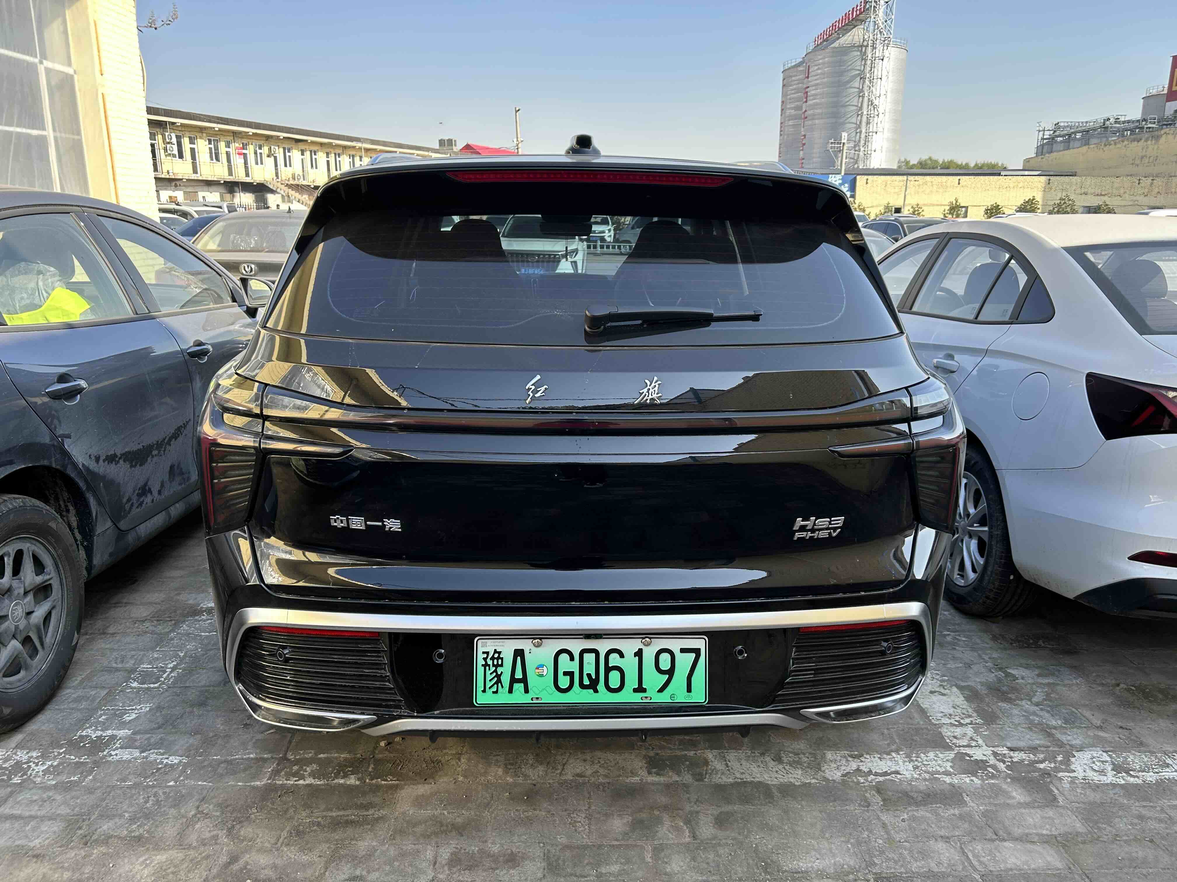 HongQi HS3 PHEV 2024 #4 HongQi HS3 PHEV 2024 car image #4