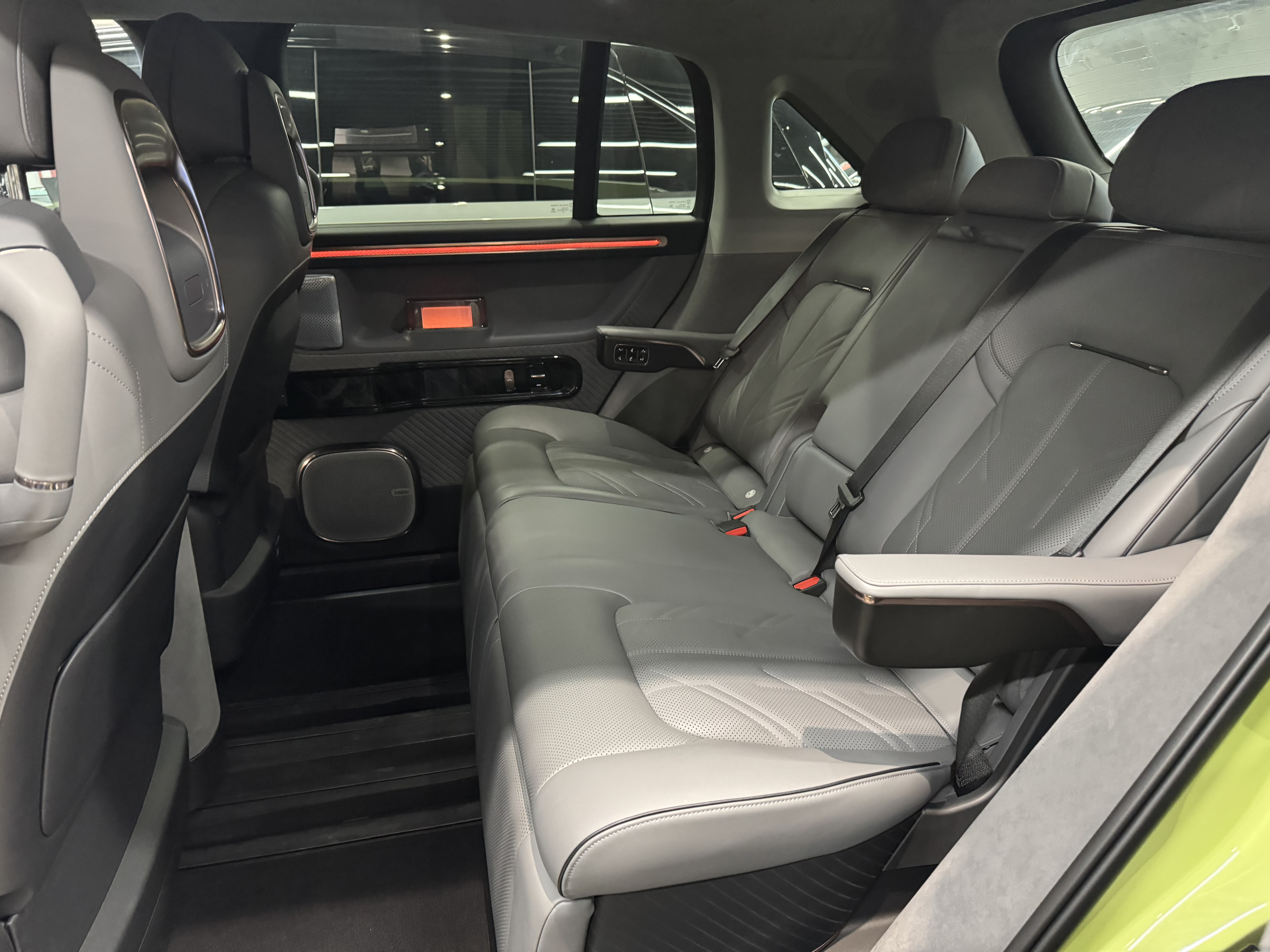 Zeekr MIX 2024 صورة سيارة #4