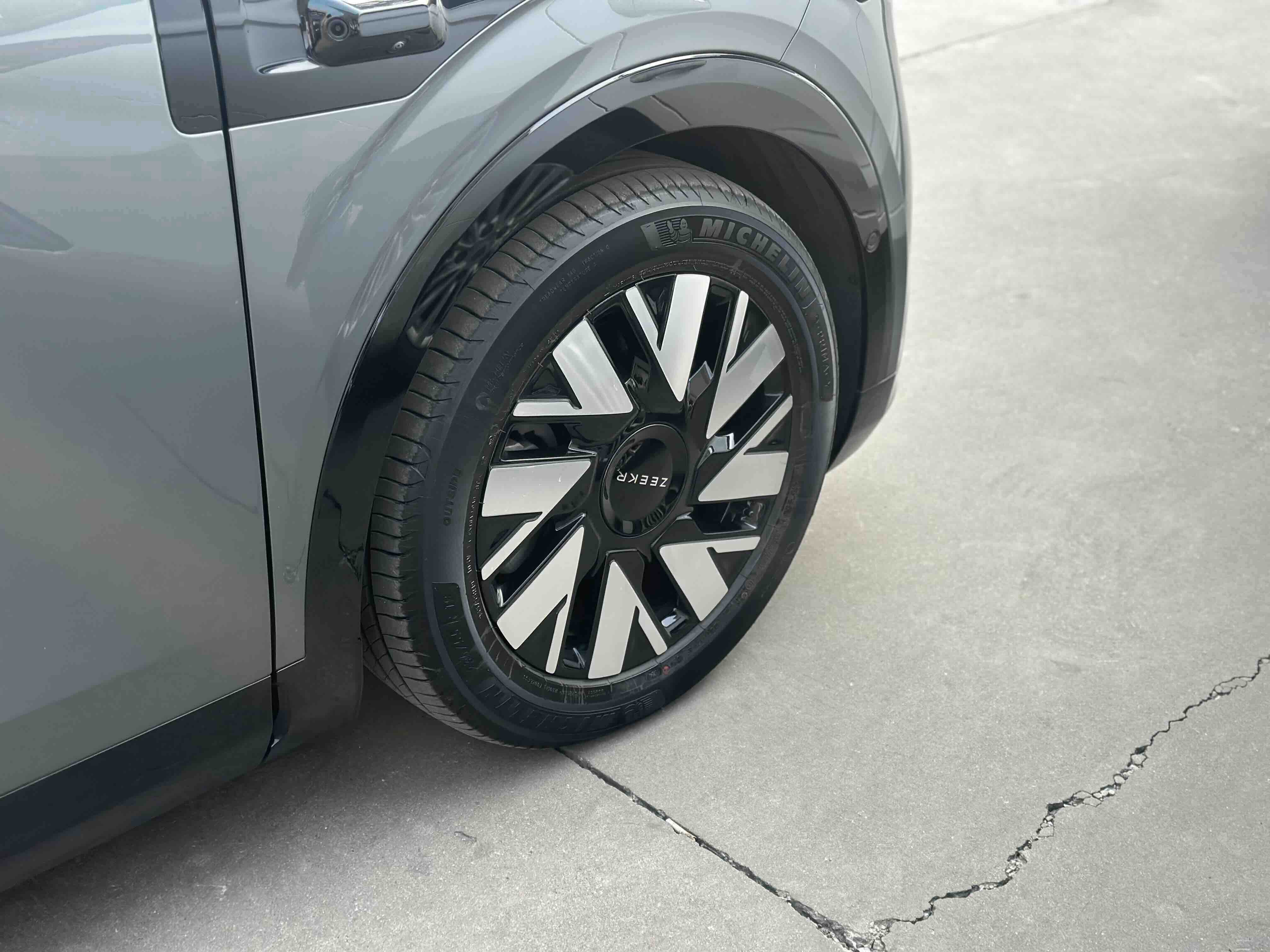 Zeekr MIX 2024 صورة سيارة #4