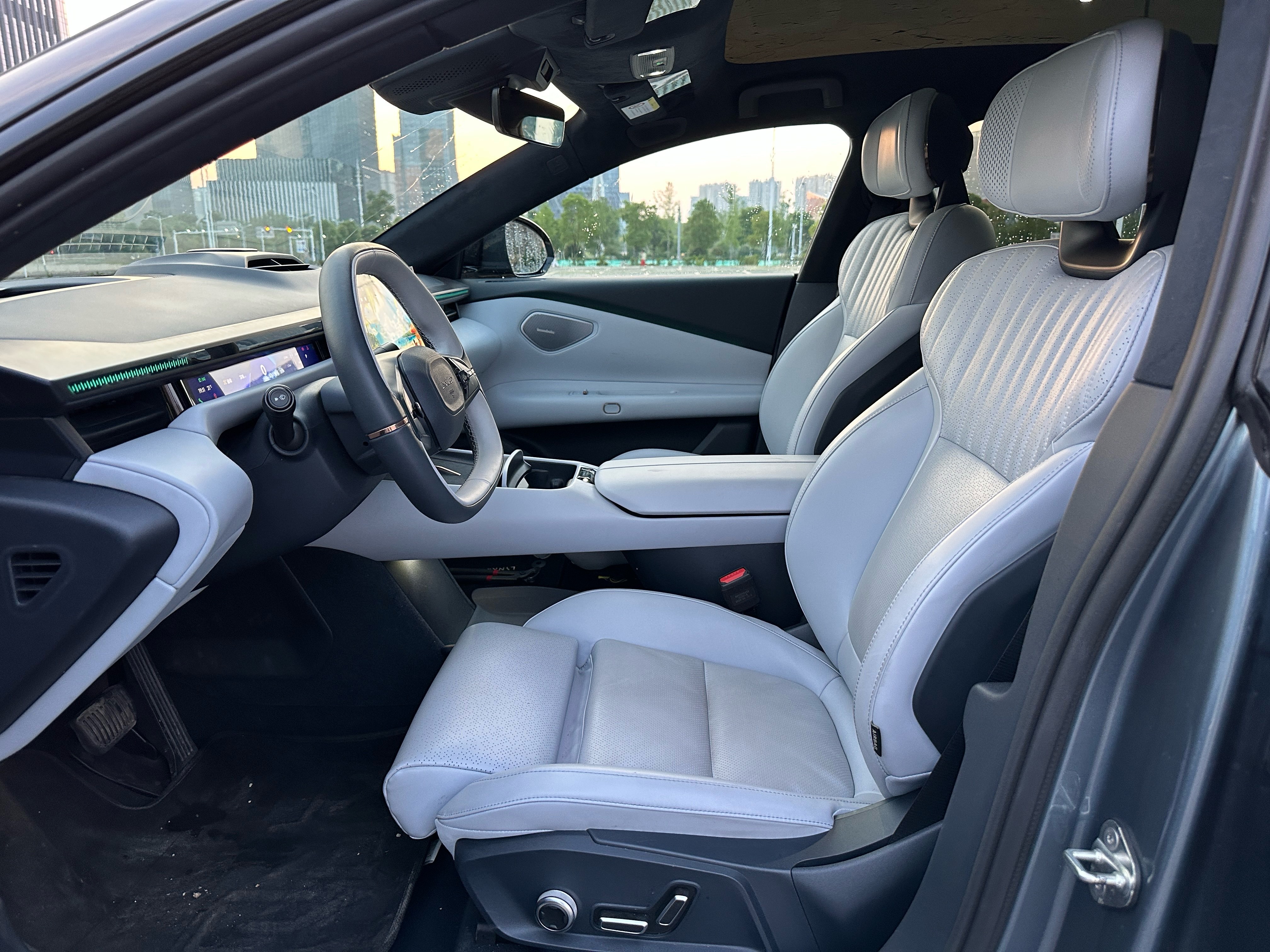 Lynk & Co 2024 car image #4